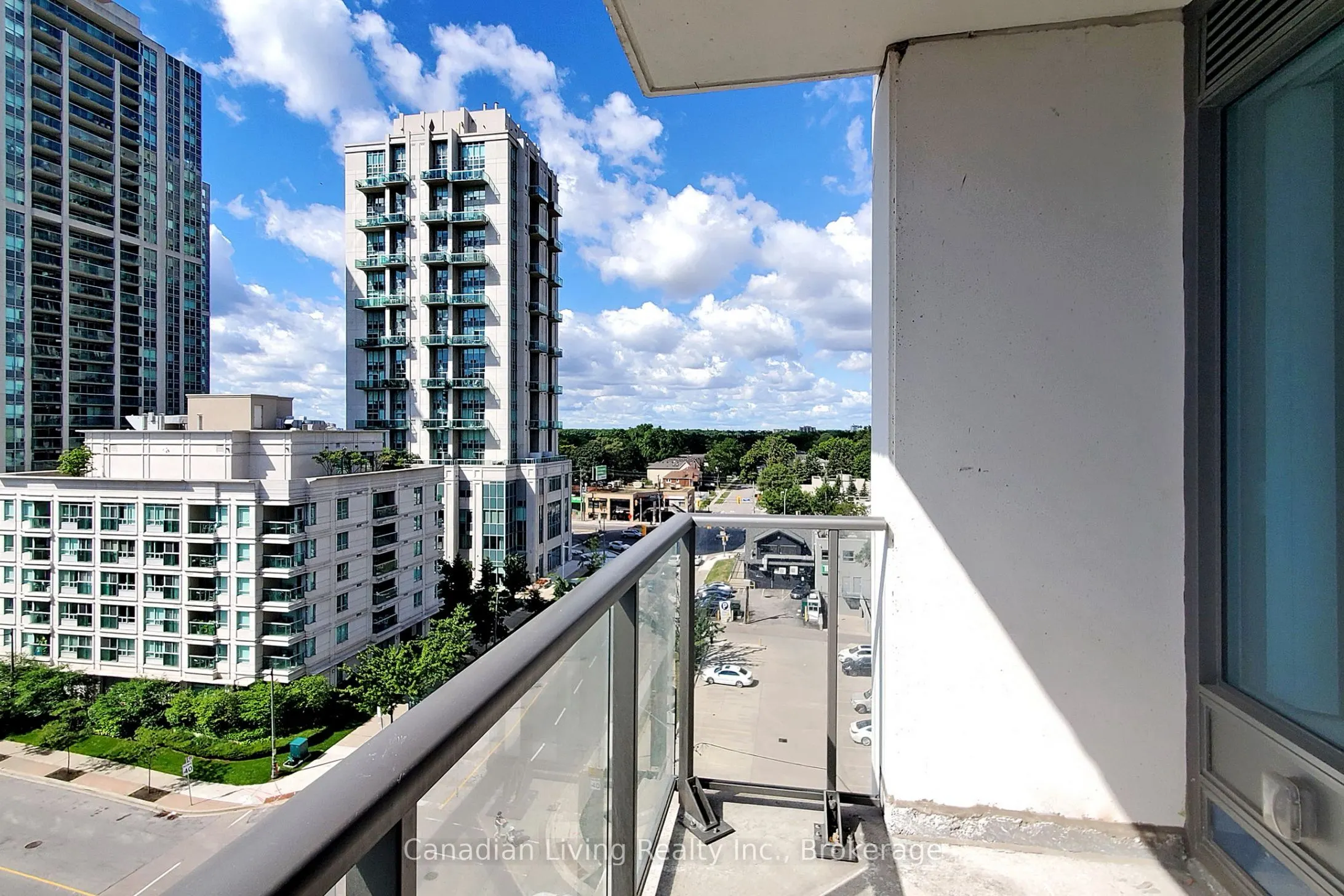 28 Avondale Avenue, #907