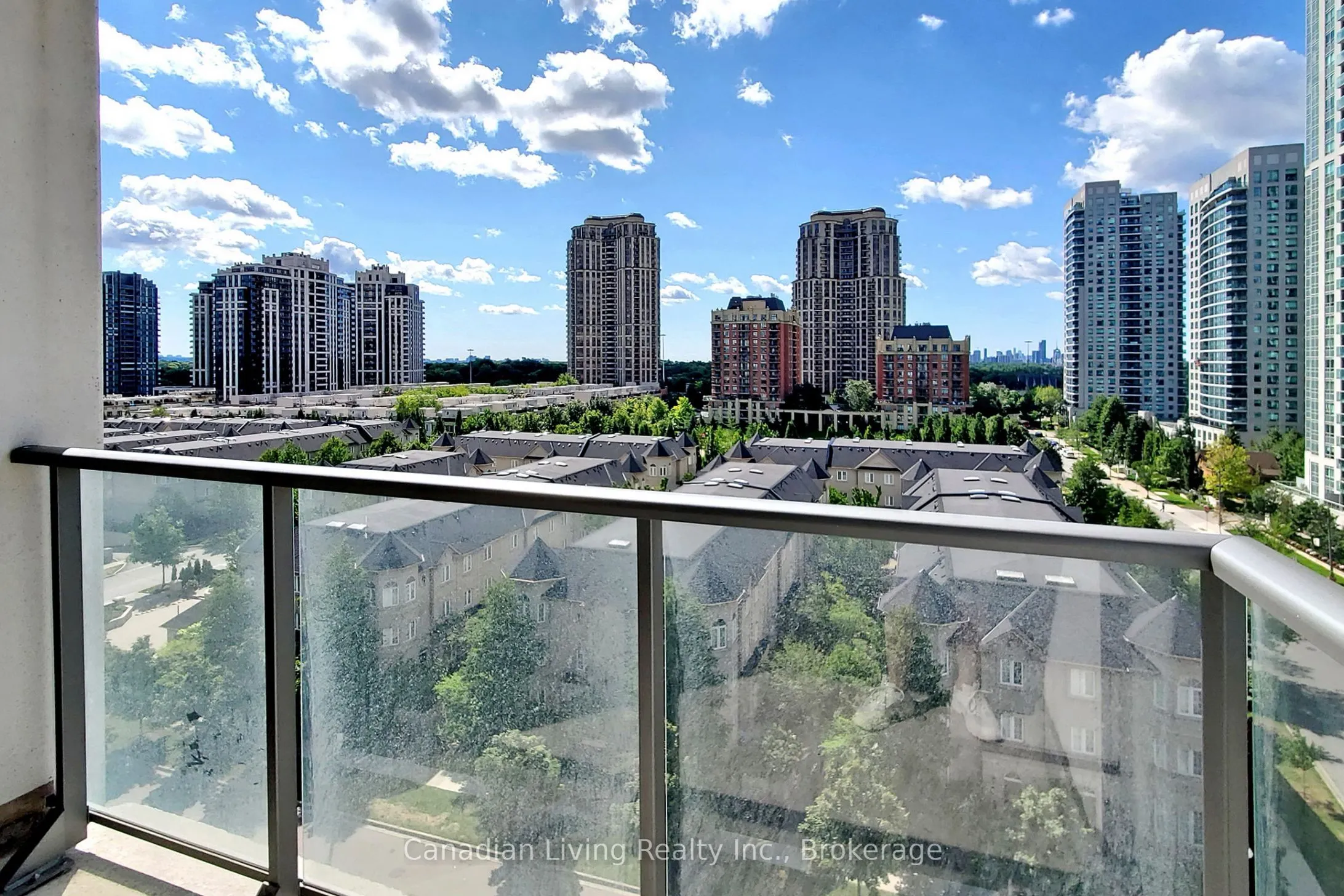 28 Avondale Avenue, #907