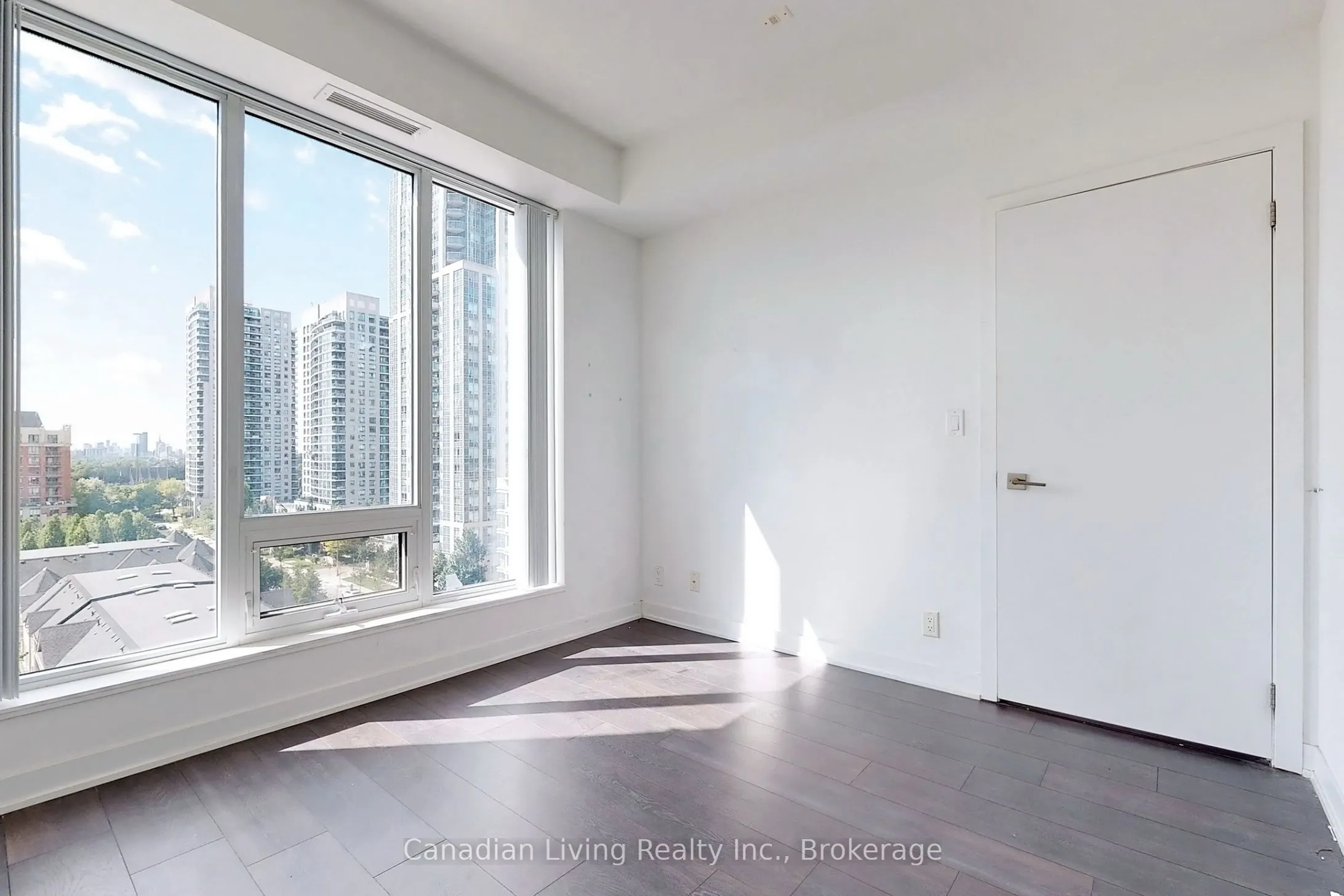 28 Avondale Avenue, #907