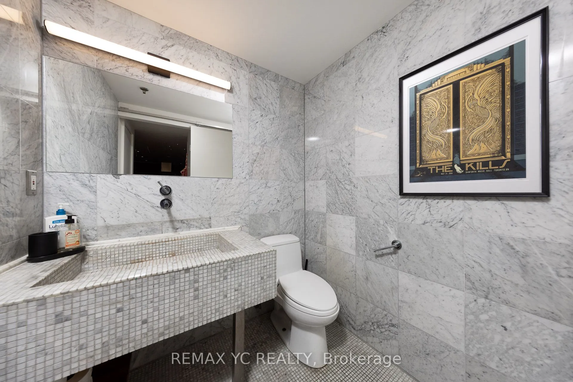 436 Wellington Street W, #105