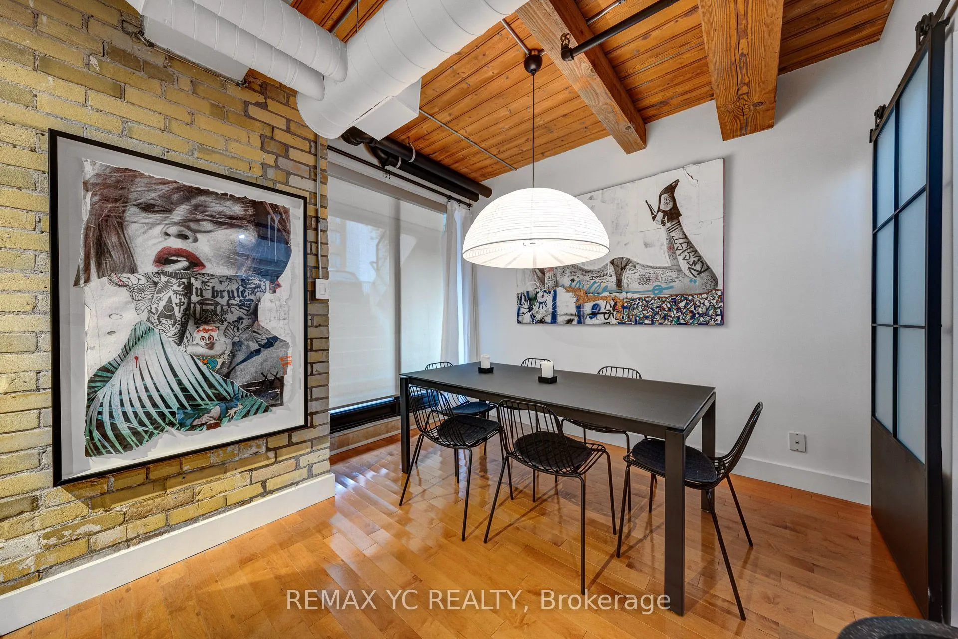 436 Wellington Street W, #105