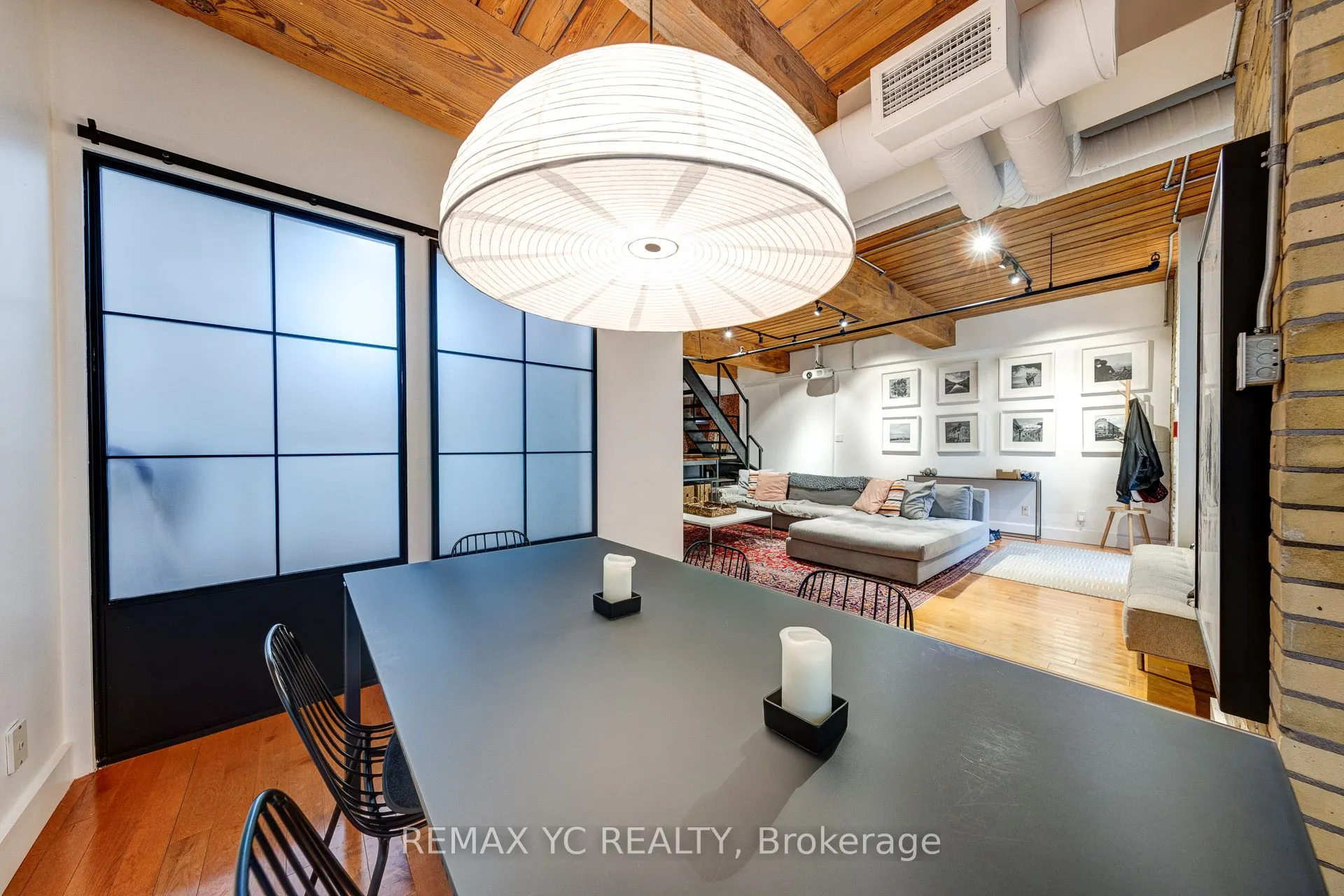 436 Wellington Street W, #105