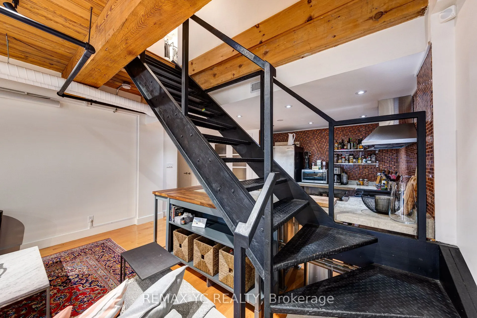 436 Wellington Street W, #105
