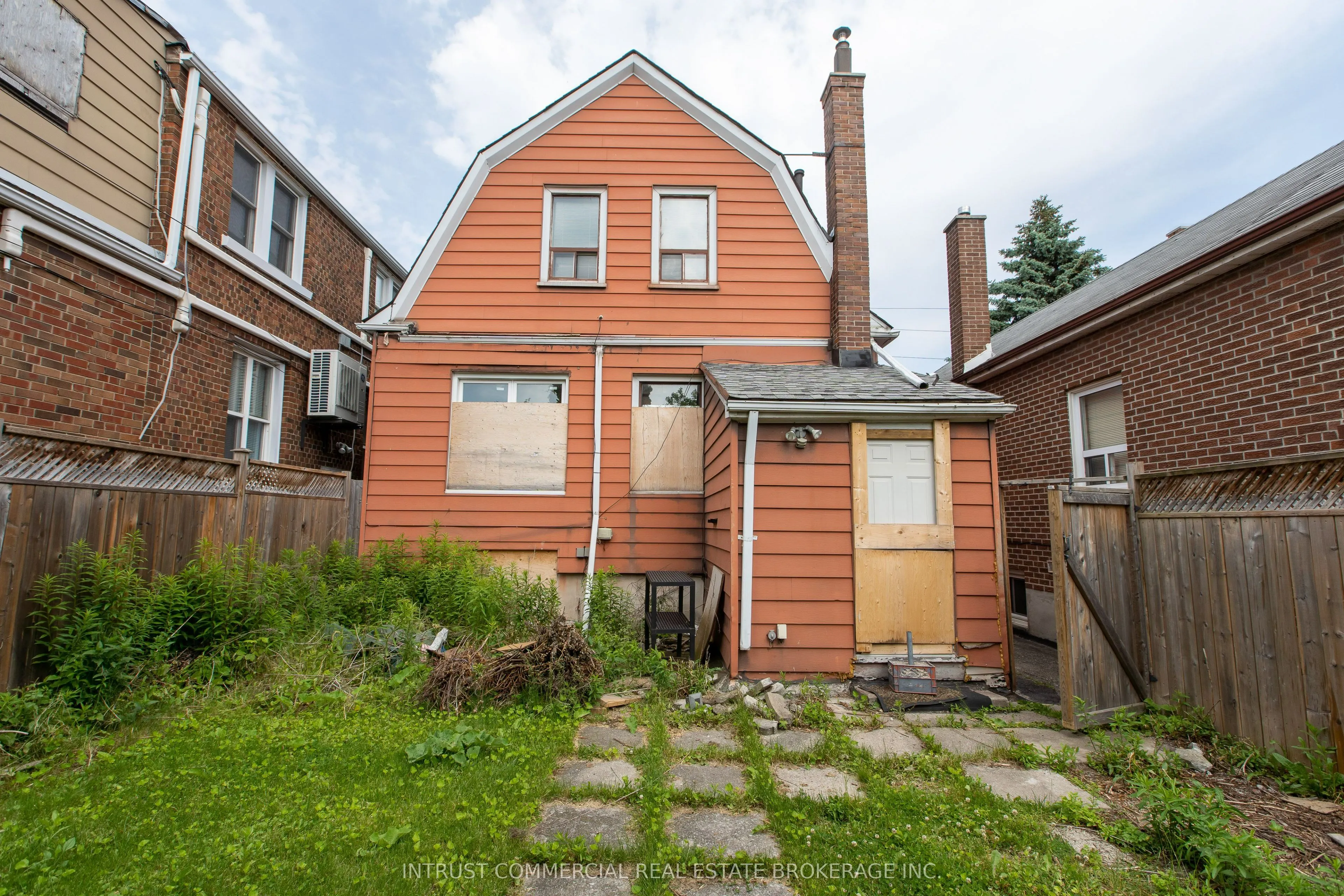 464 Oakwood Avenue