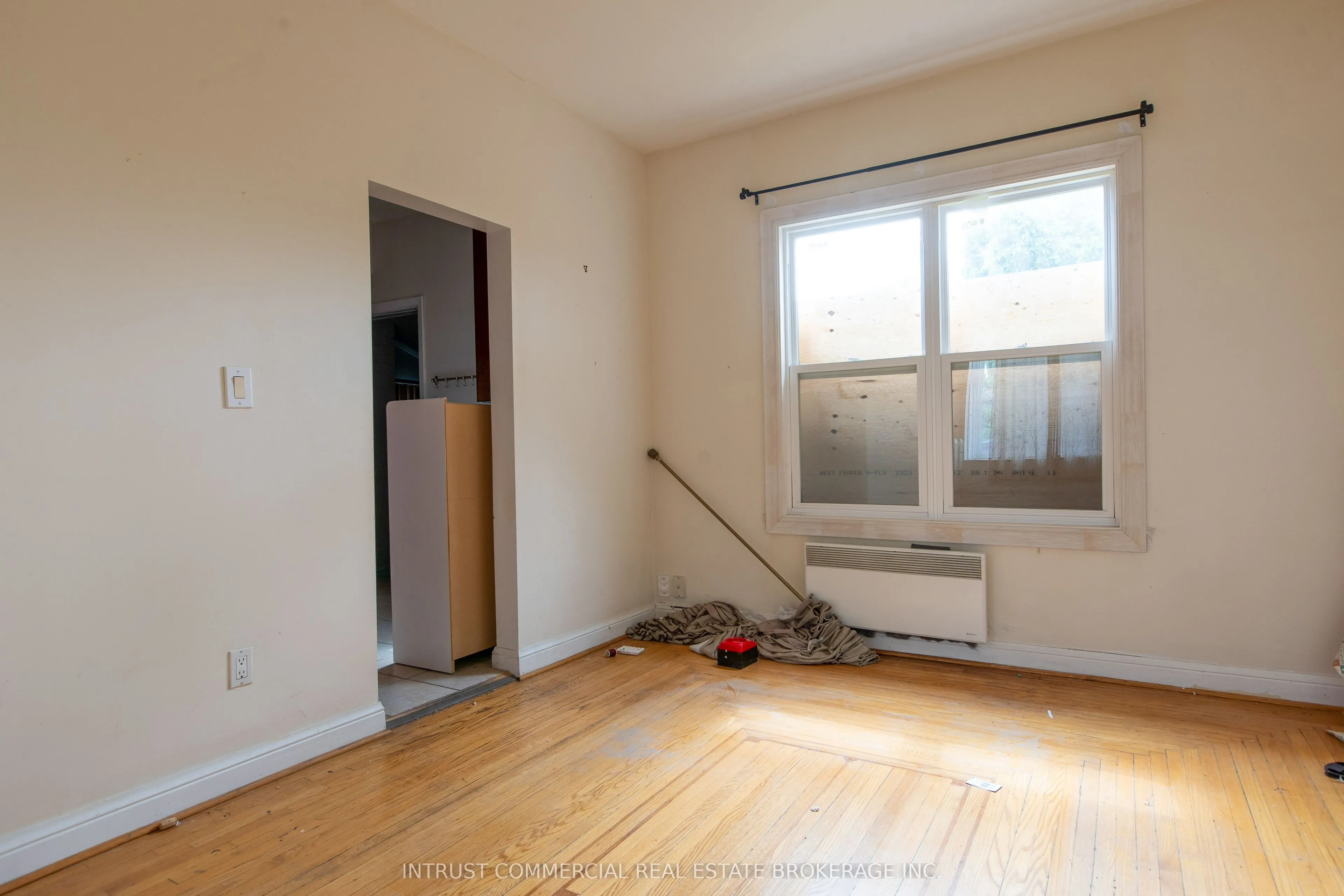 464 Oakwood Avenue