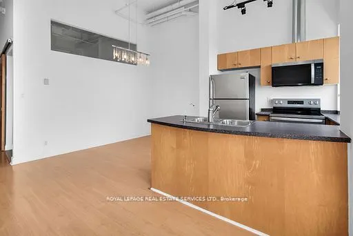 700 King Street W, #PH13