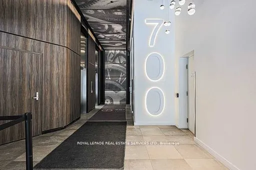 700 King Street W, #PH13