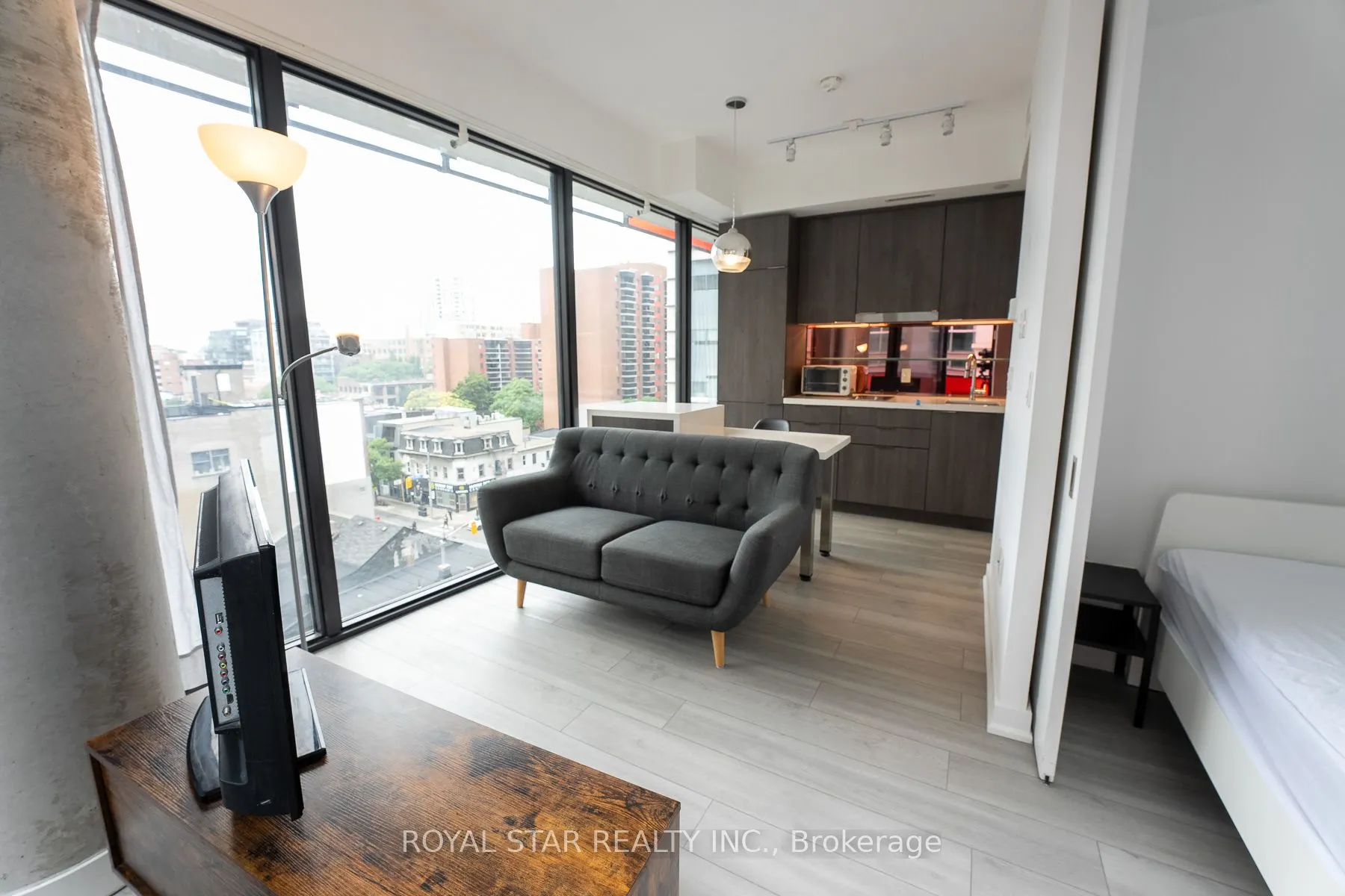 215 Queen Street W, #601