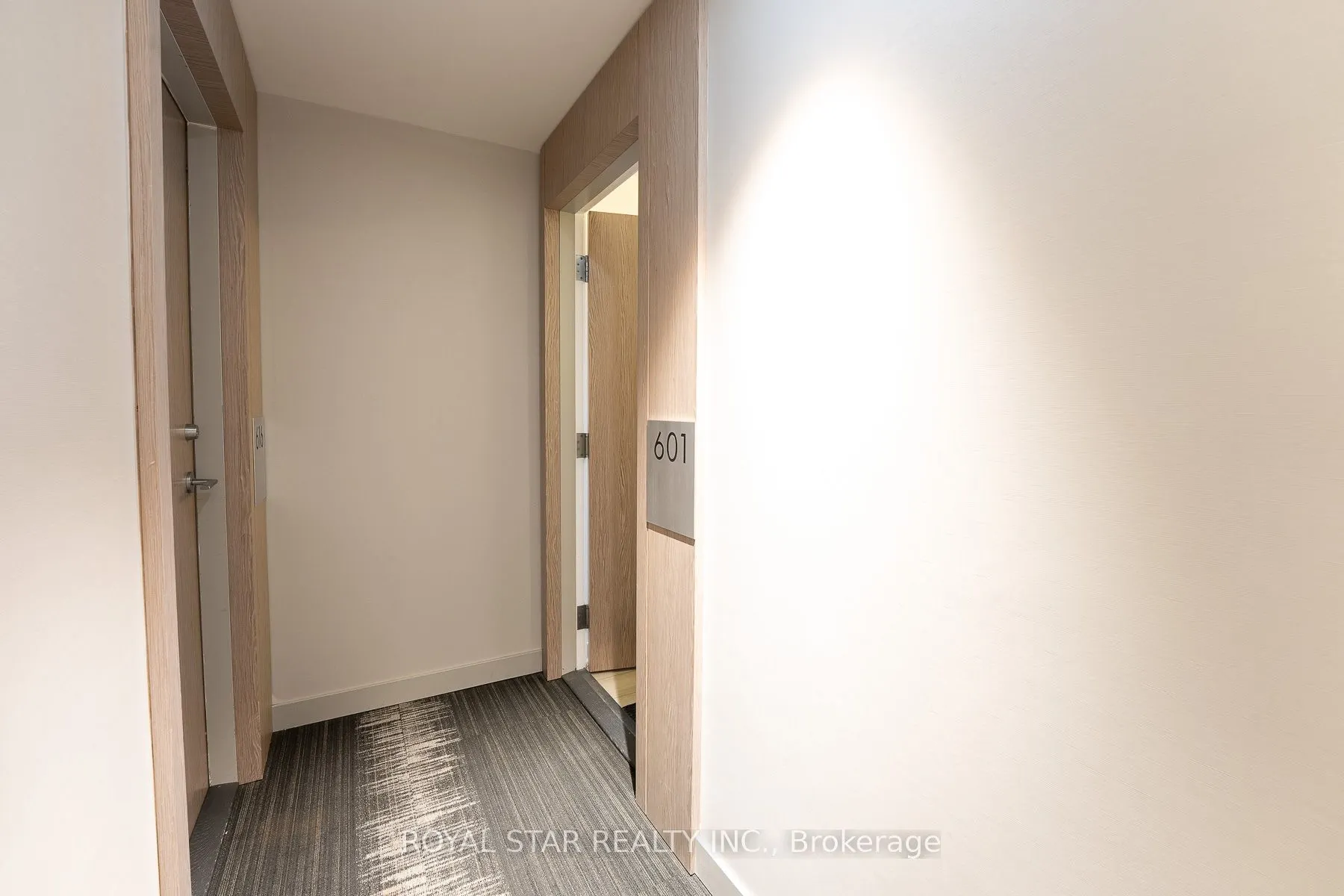 215 Queen Street W, #601