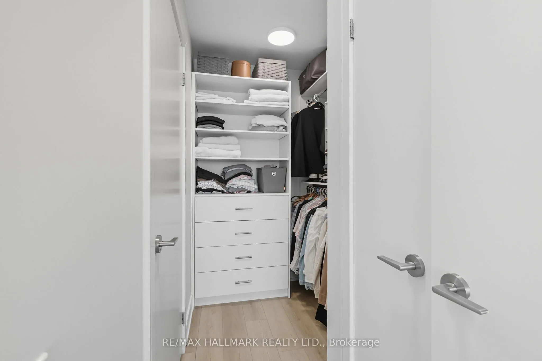 5 Hanna Avenue, #719