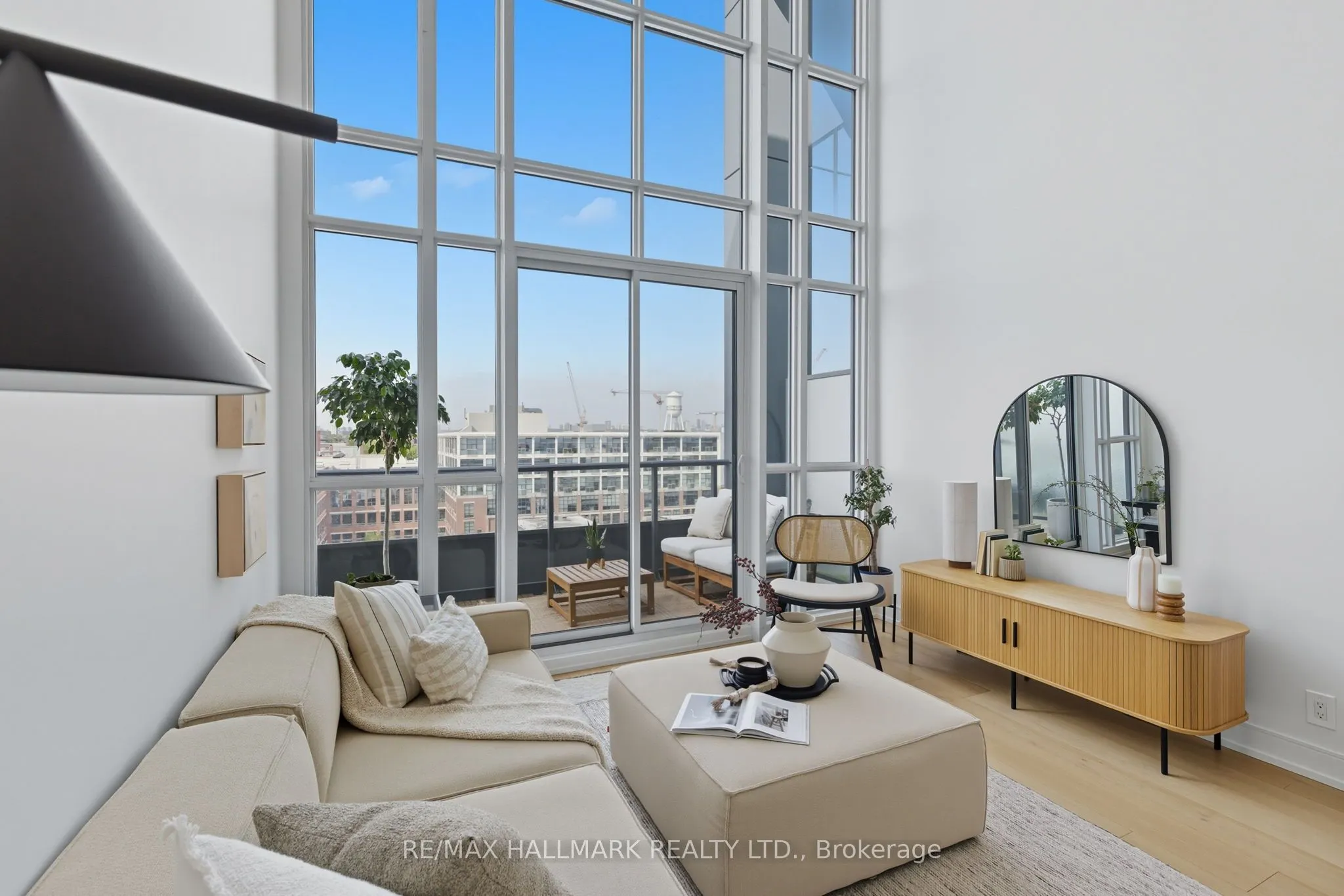5 Hanna Avenue, #719