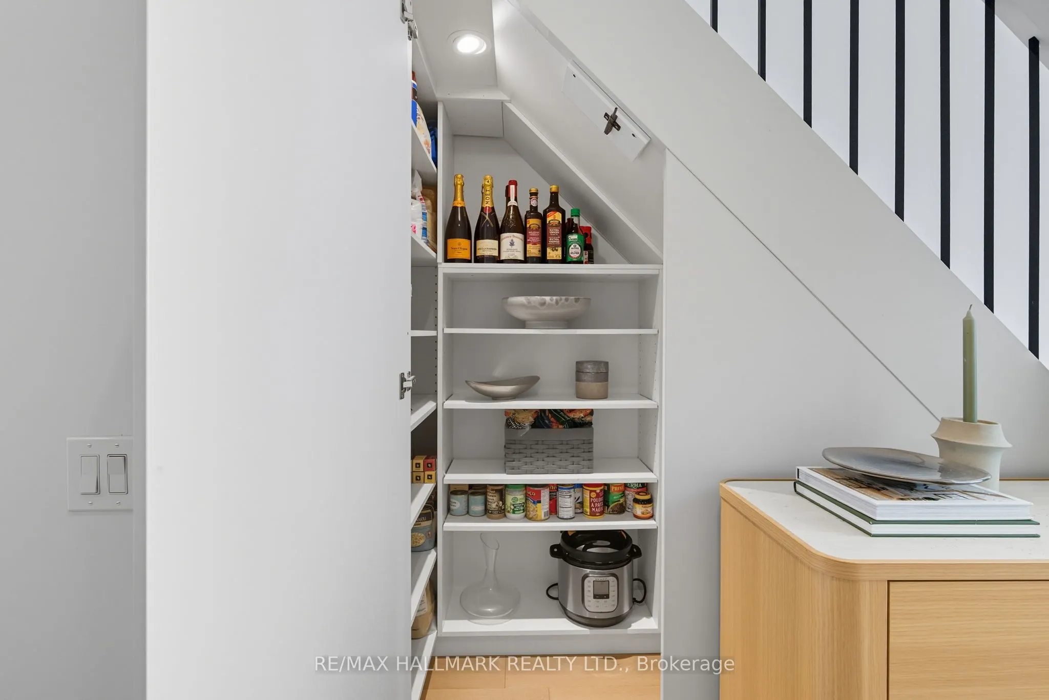 5 Hanna Avenue, #719