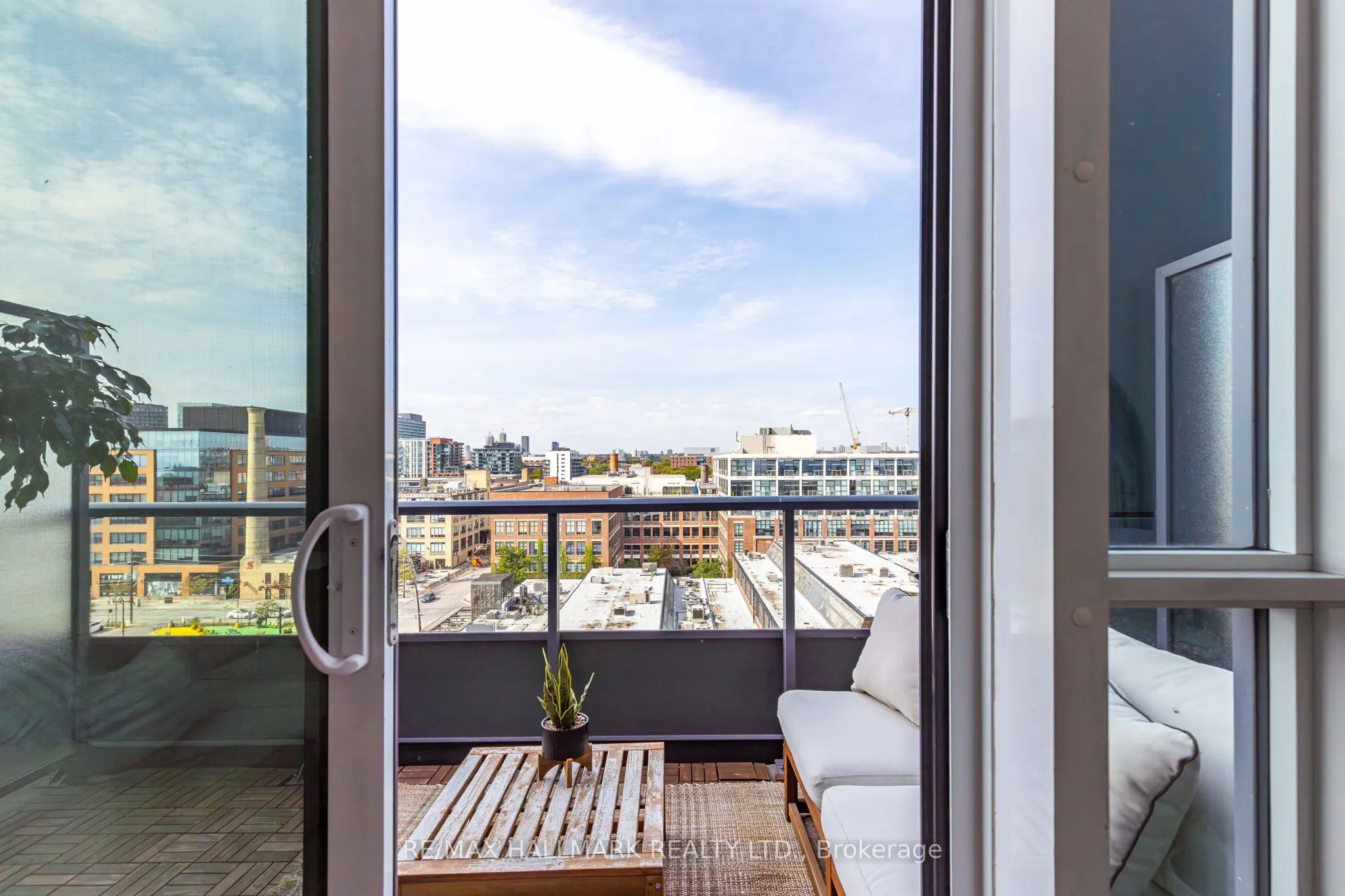 5 Hanna Avenue, #719