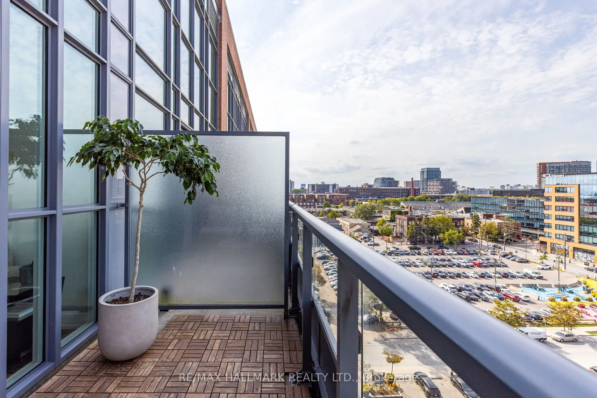 5 Hanna Avenue, #719