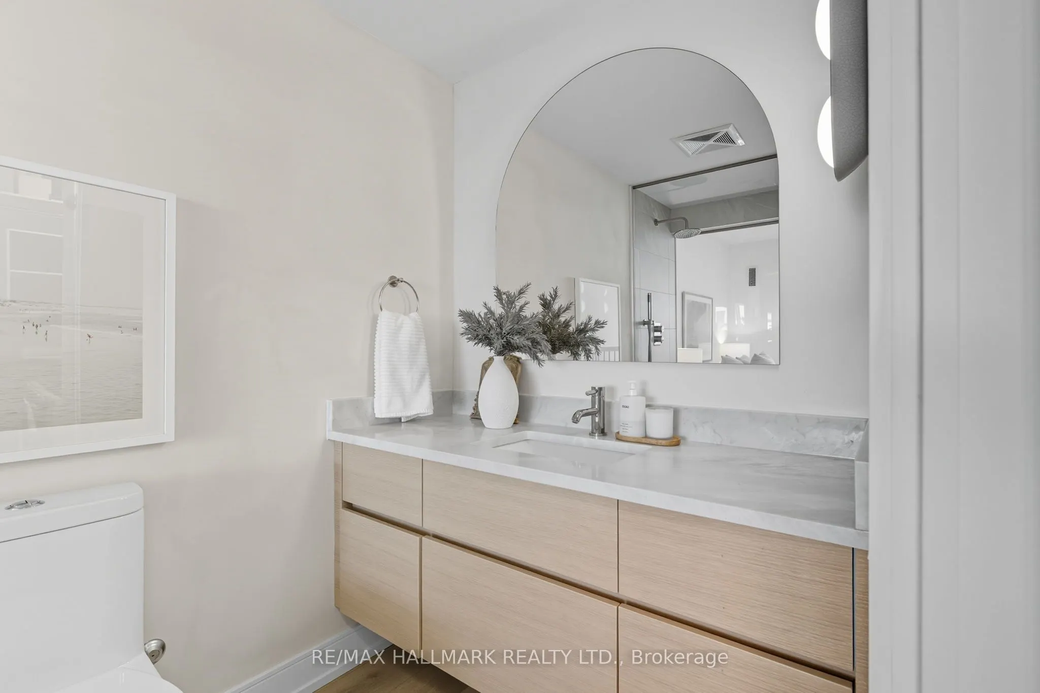 5 Hanna Avenue, #719