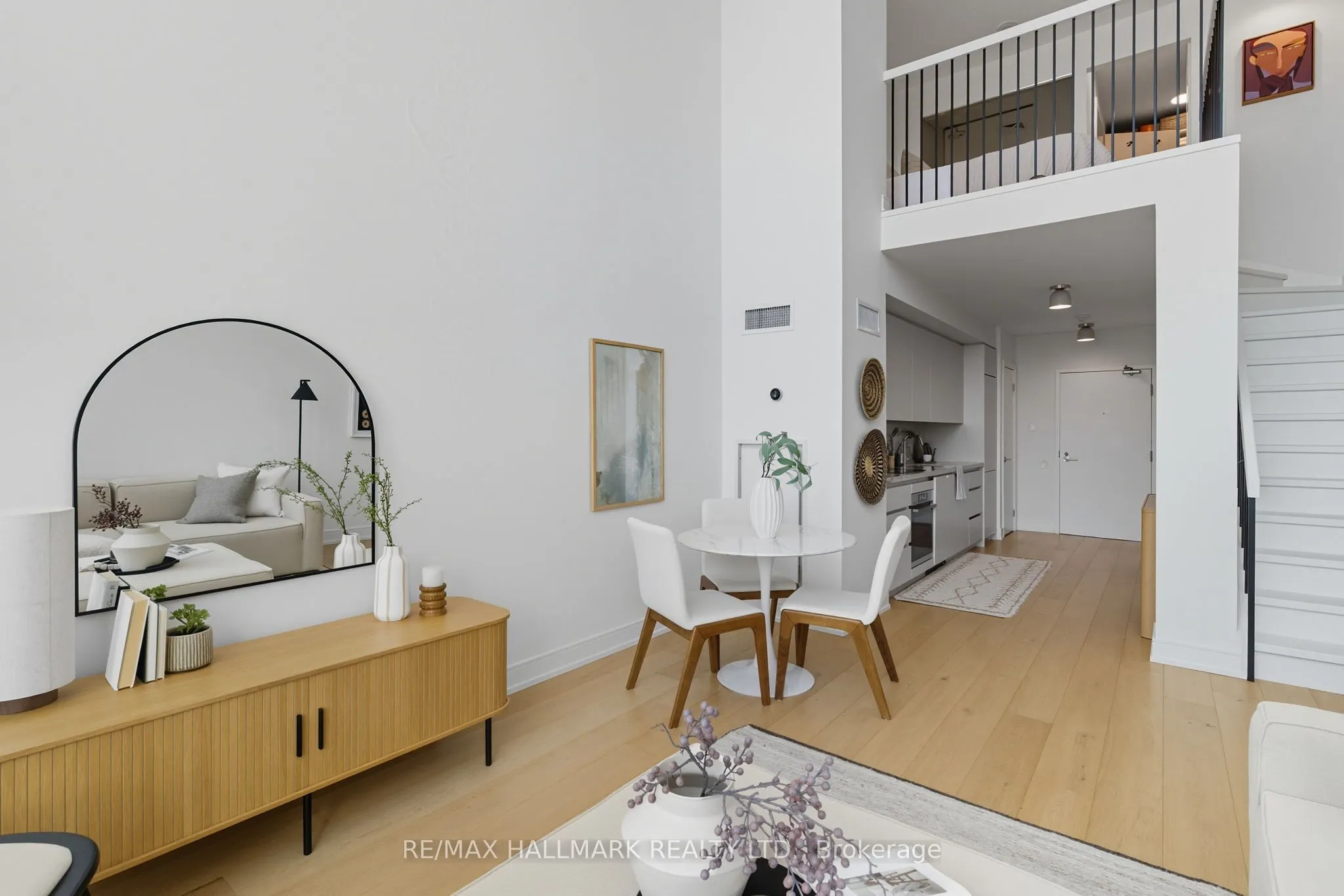 5 Hanna Avenue, #719