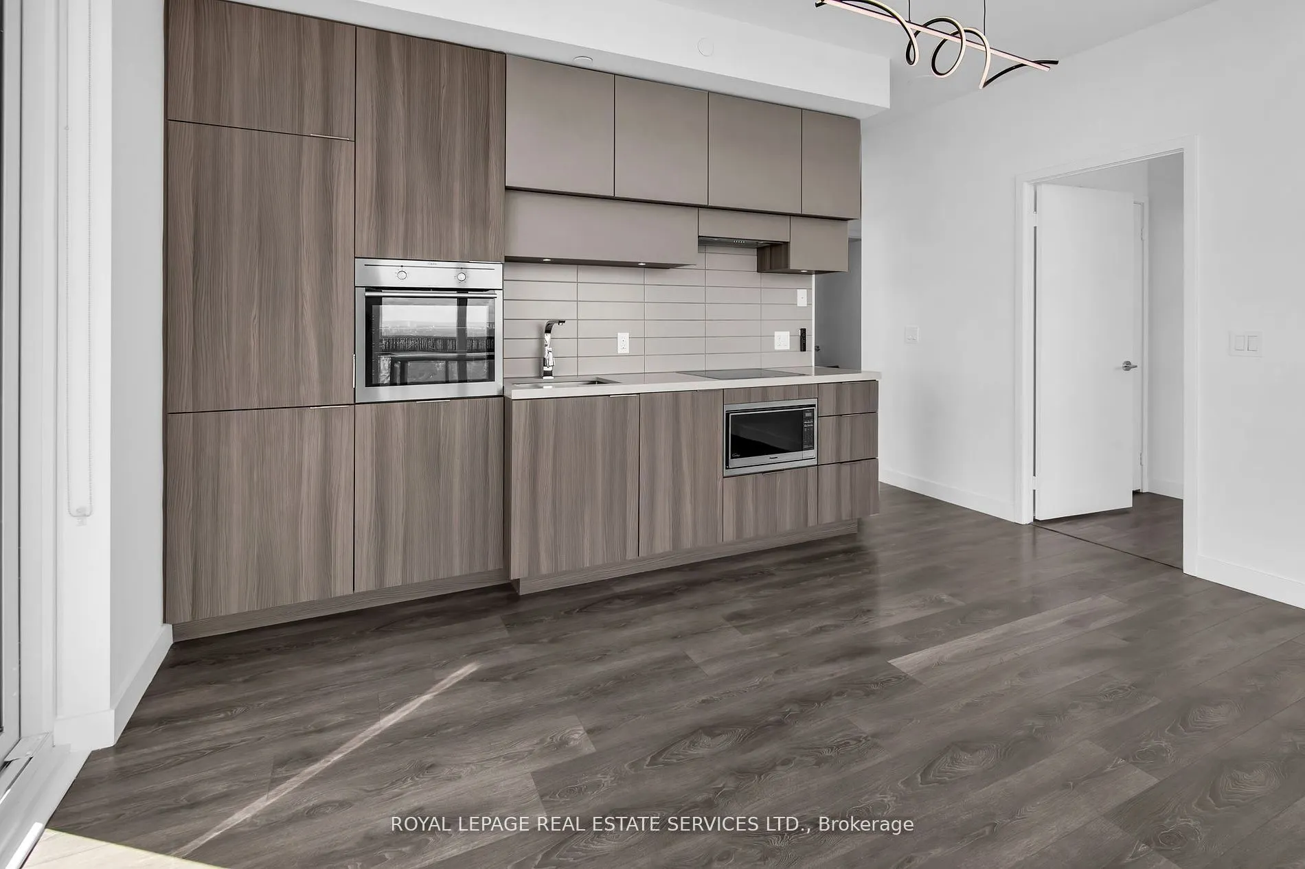 8 Eglinton Avenue E, #4008