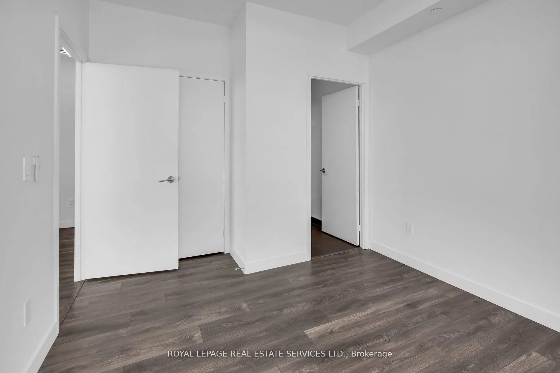 8 Eglinton Avenue E, #4008
