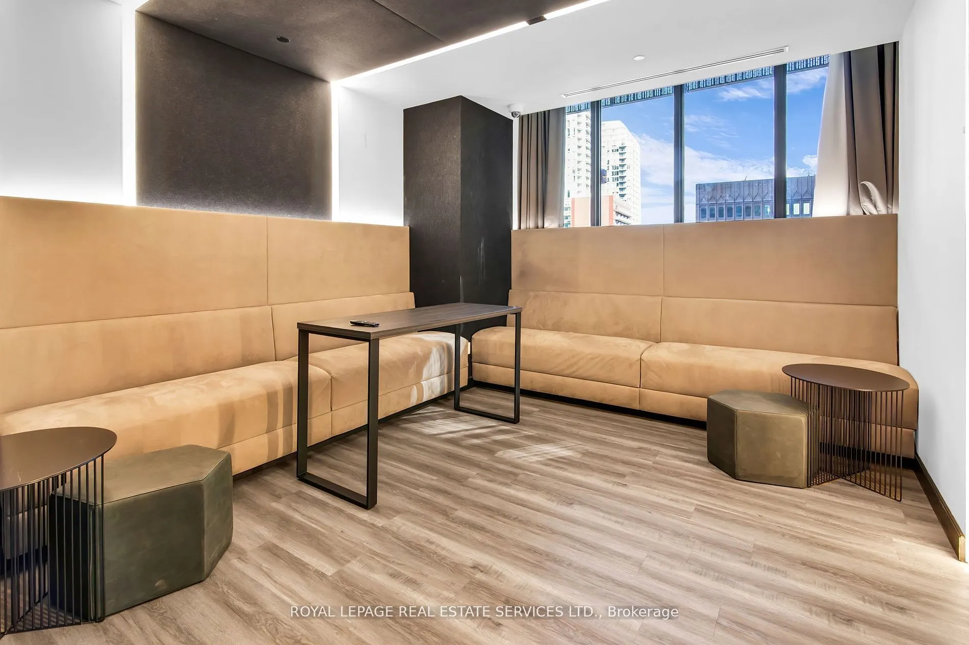 8 Eglinton Avenue E, #4008