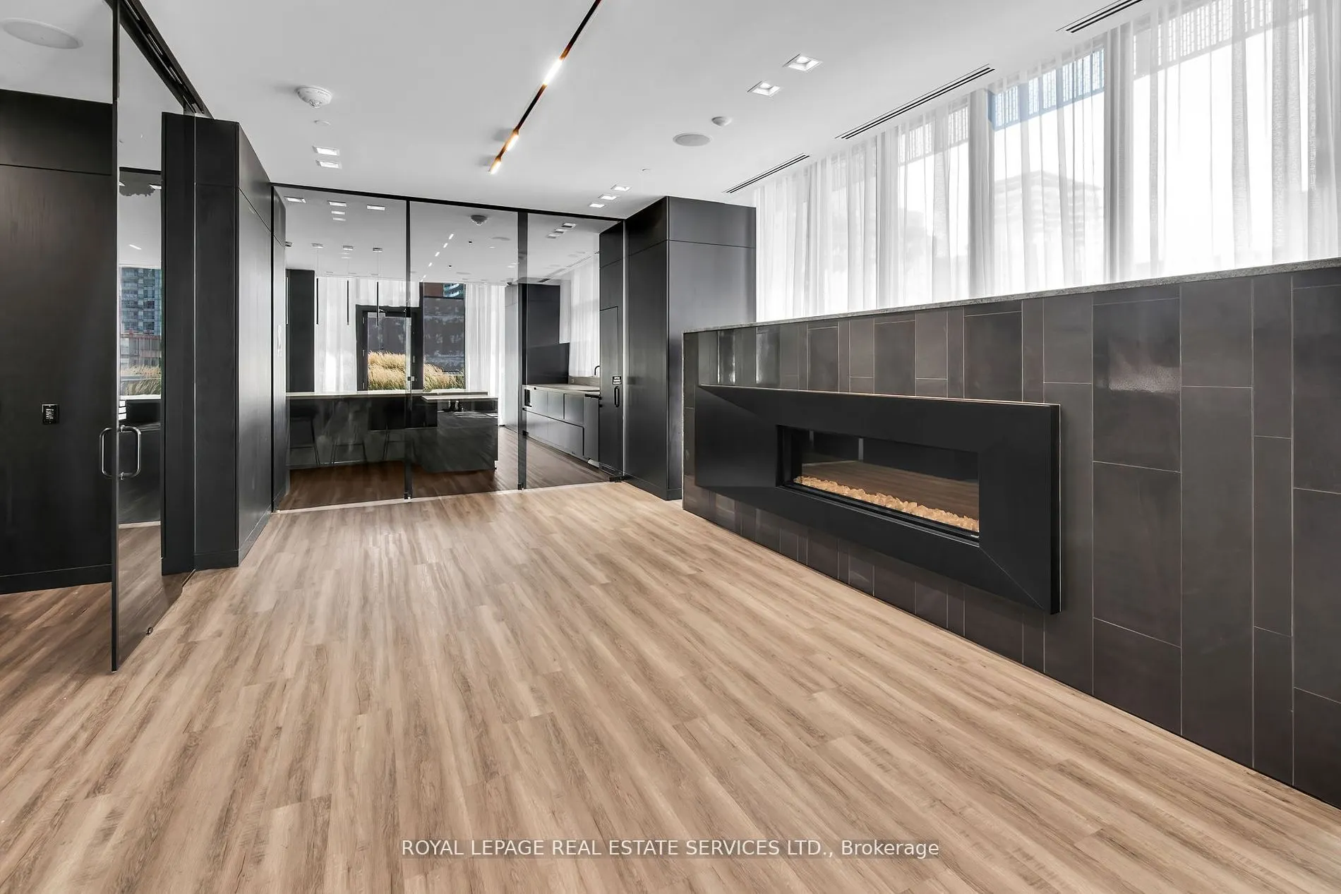 8 Eglinton Avenue E, #4008