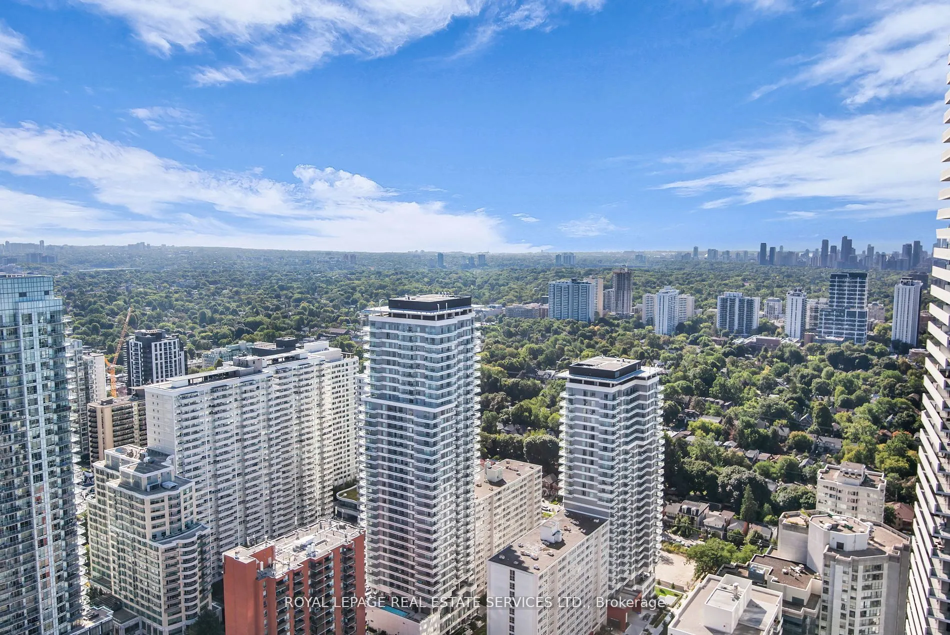 8 Eglinton Avenue E, #4008