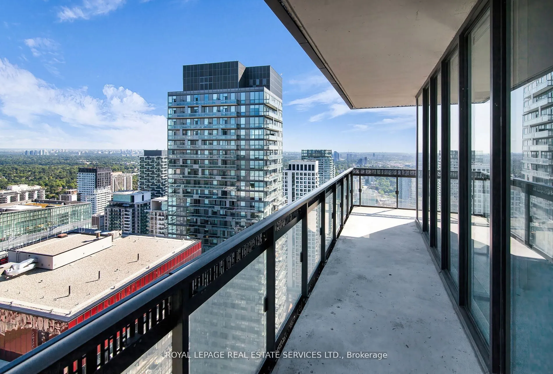 8 Eglinton Avenue E, #4008