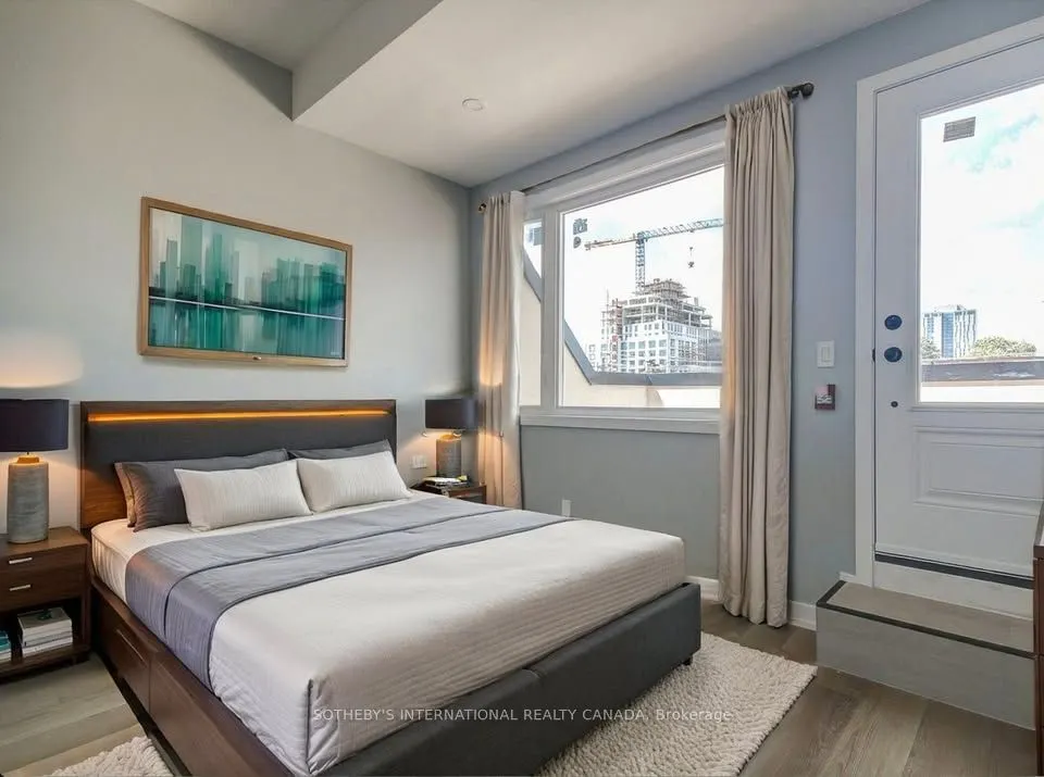453 Dundas Street W, #3