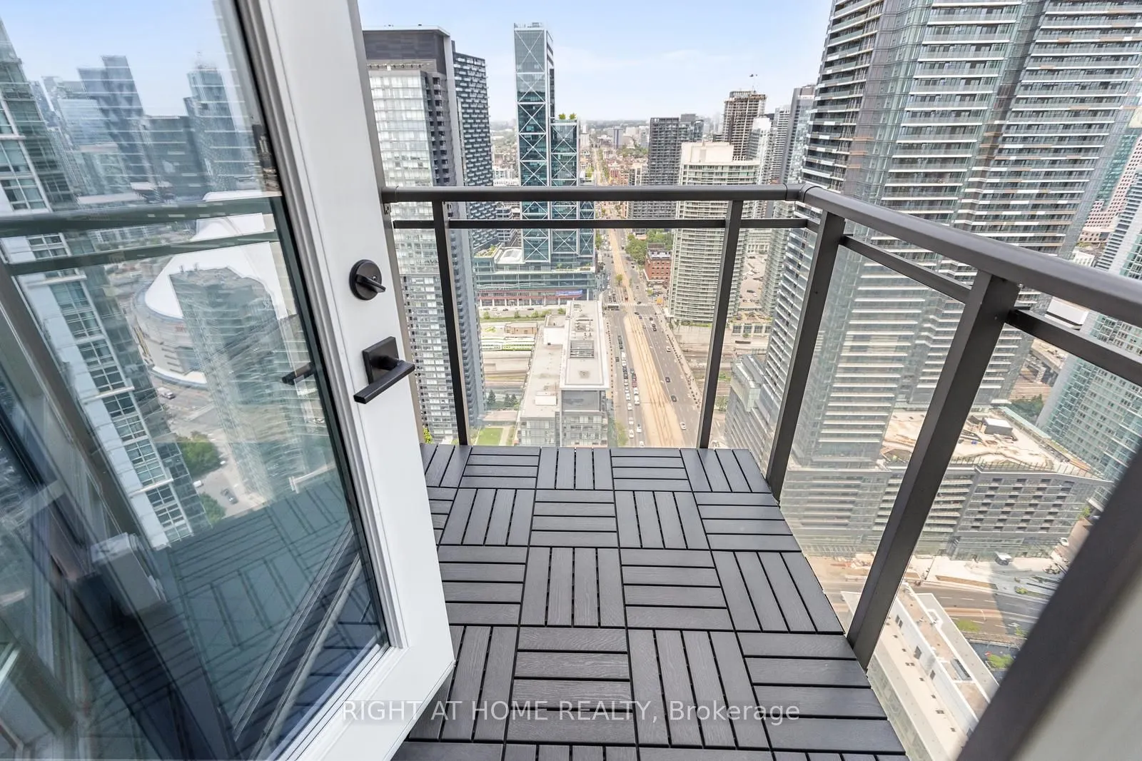 11 Brunel Court, #5206