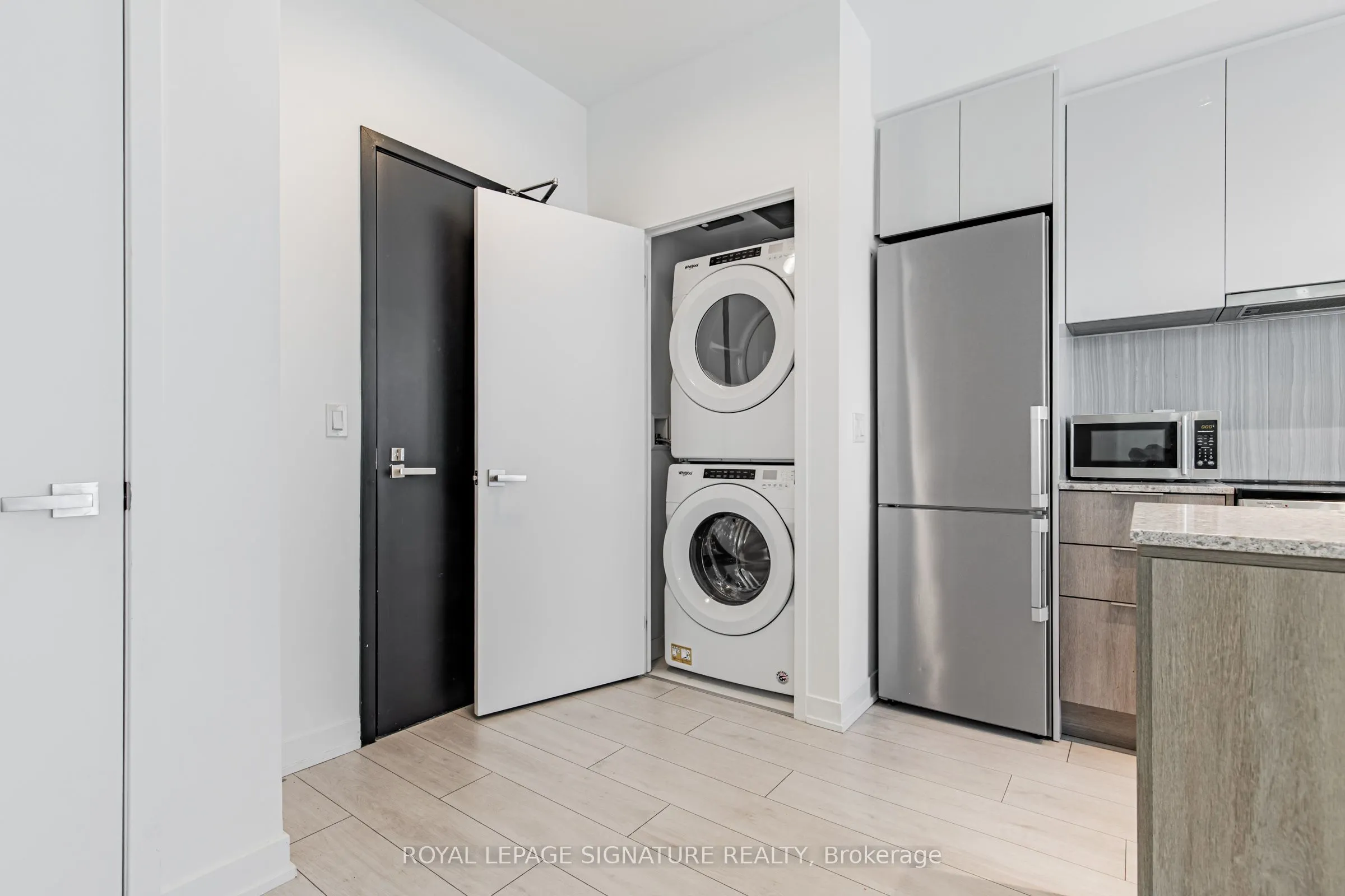 31 Tippet Road, #1208