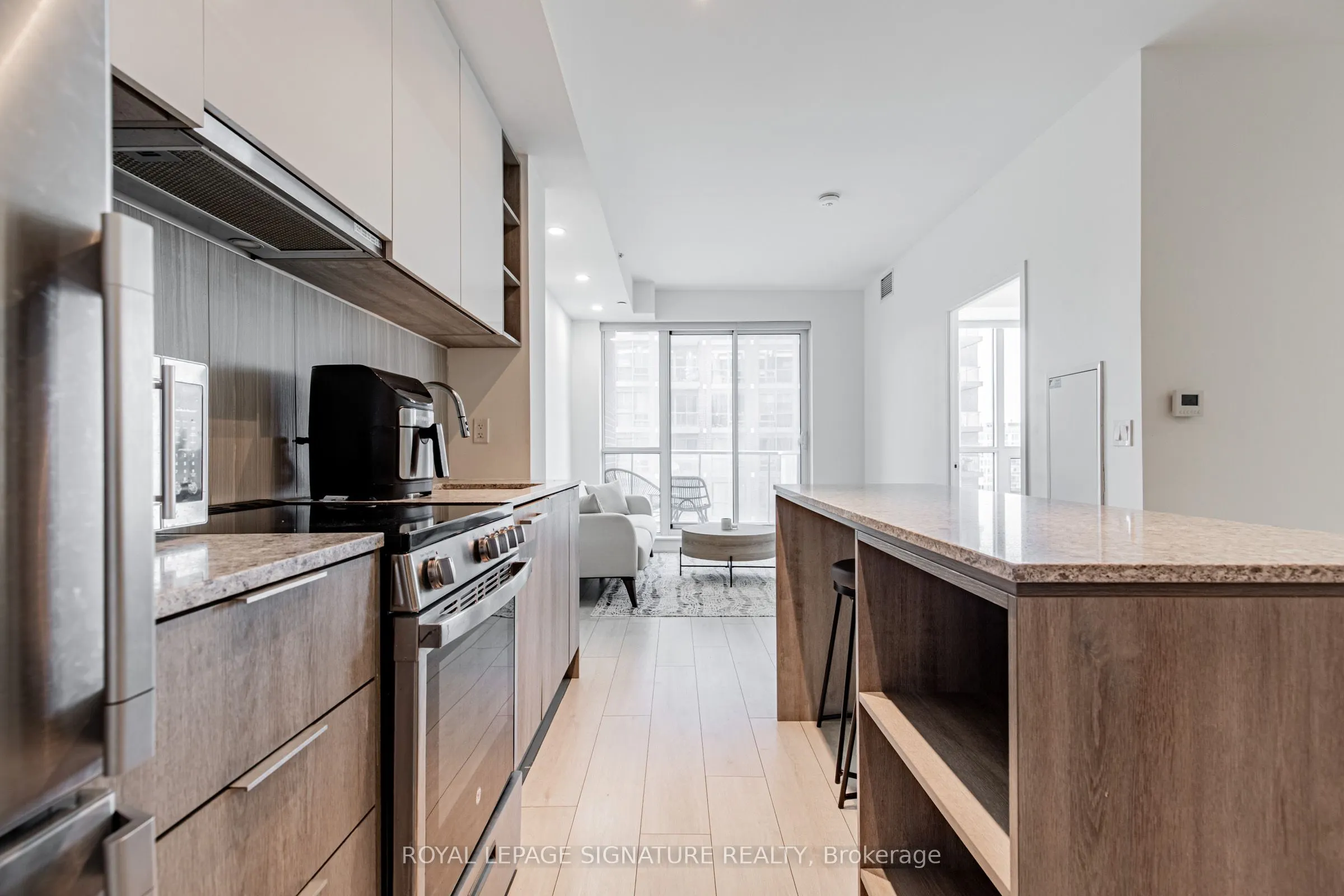 31 Tippet Road, #1208