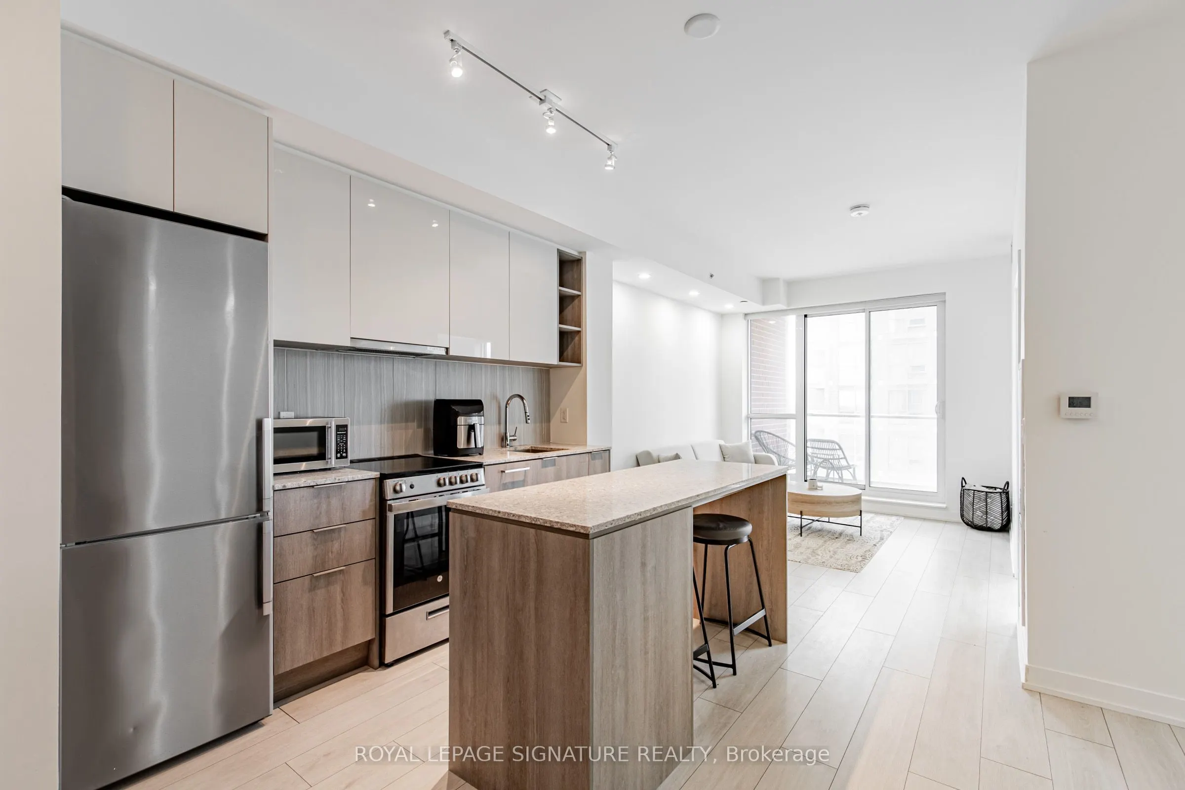 31 Tippet Road, #1208
