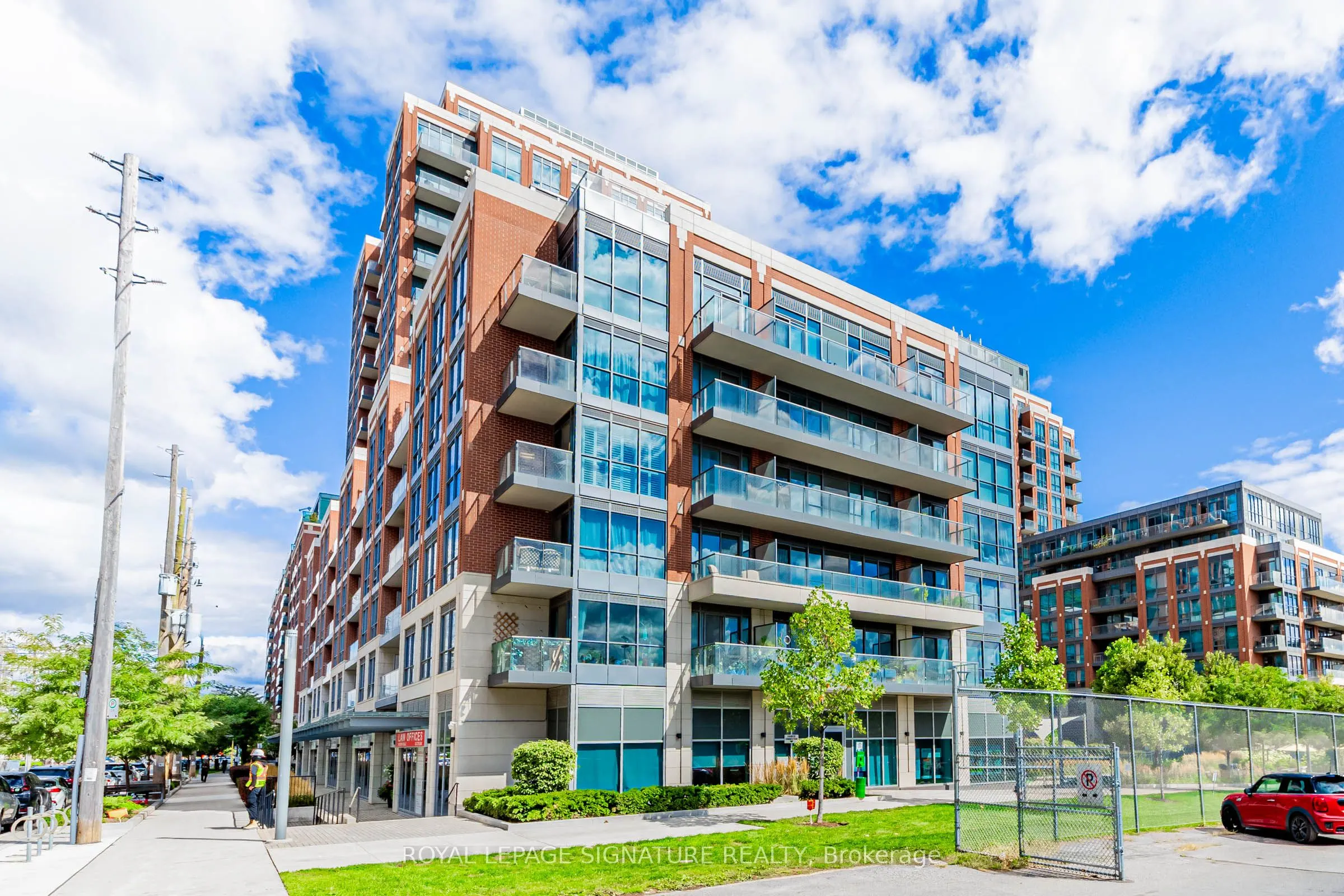 31 Tippet Road, #1208