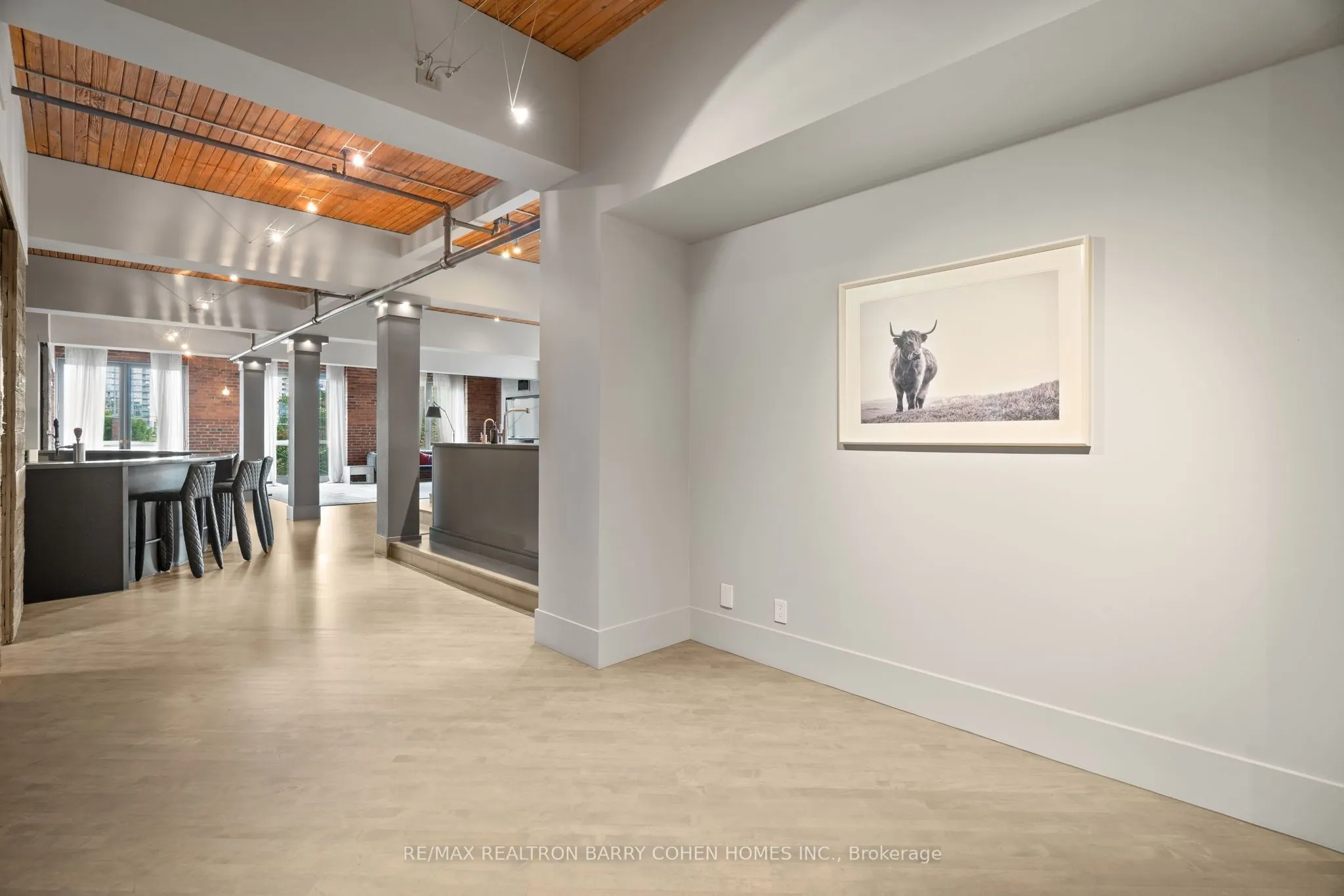 468 Wellington Street W, #300