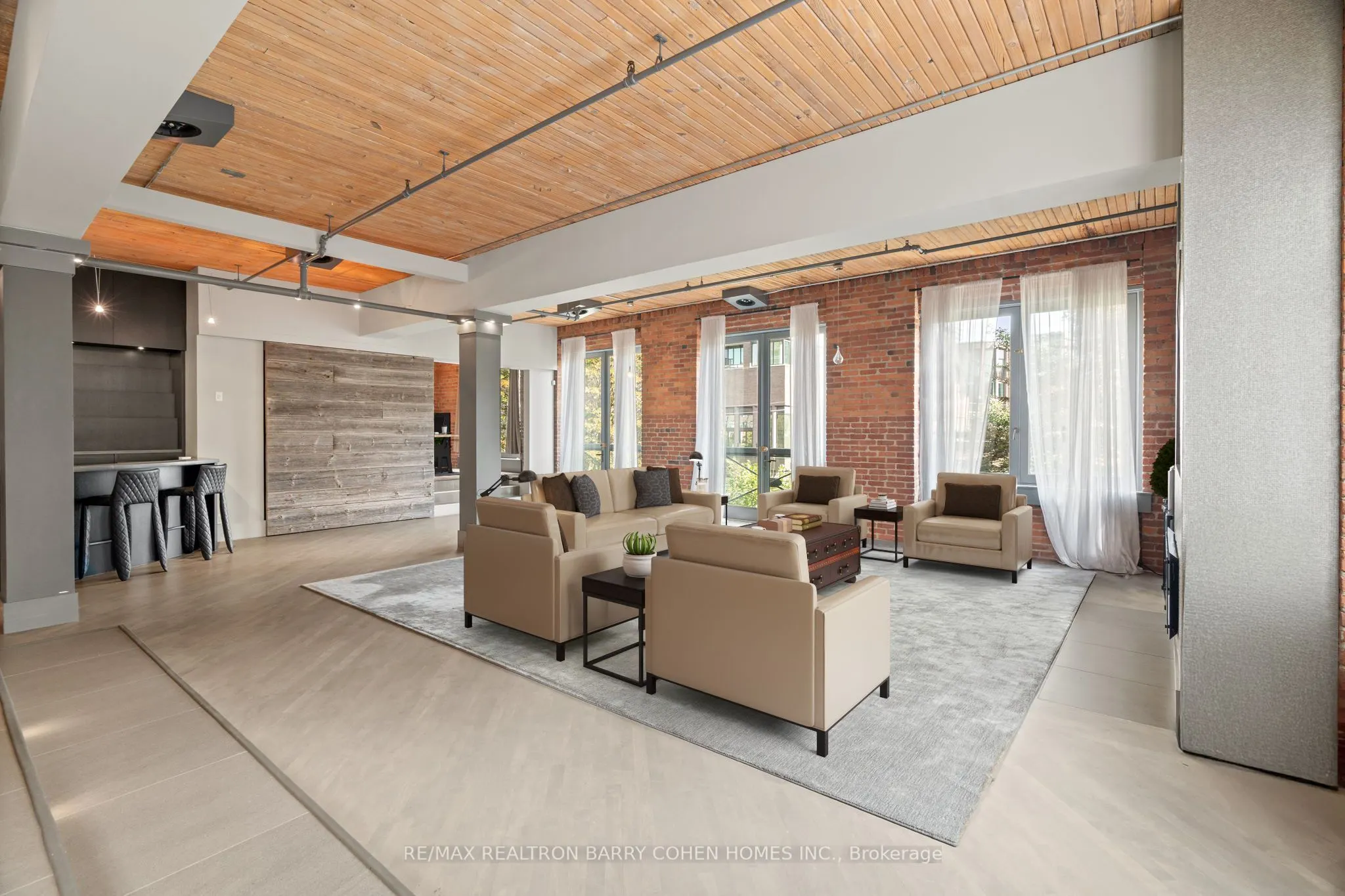 468 Wellington Street W, #300