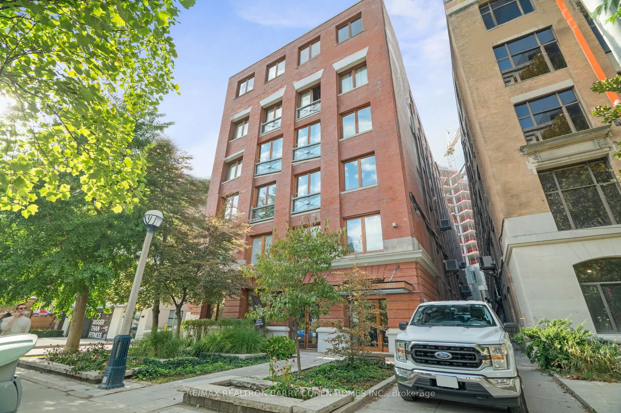468 Wellington Street W, #300