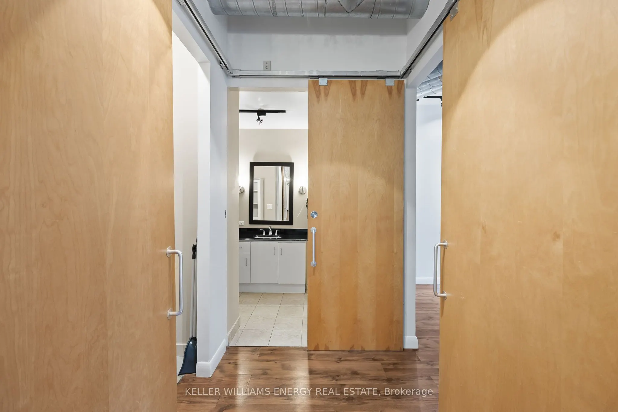 188 Eglinton Avenue E, #712