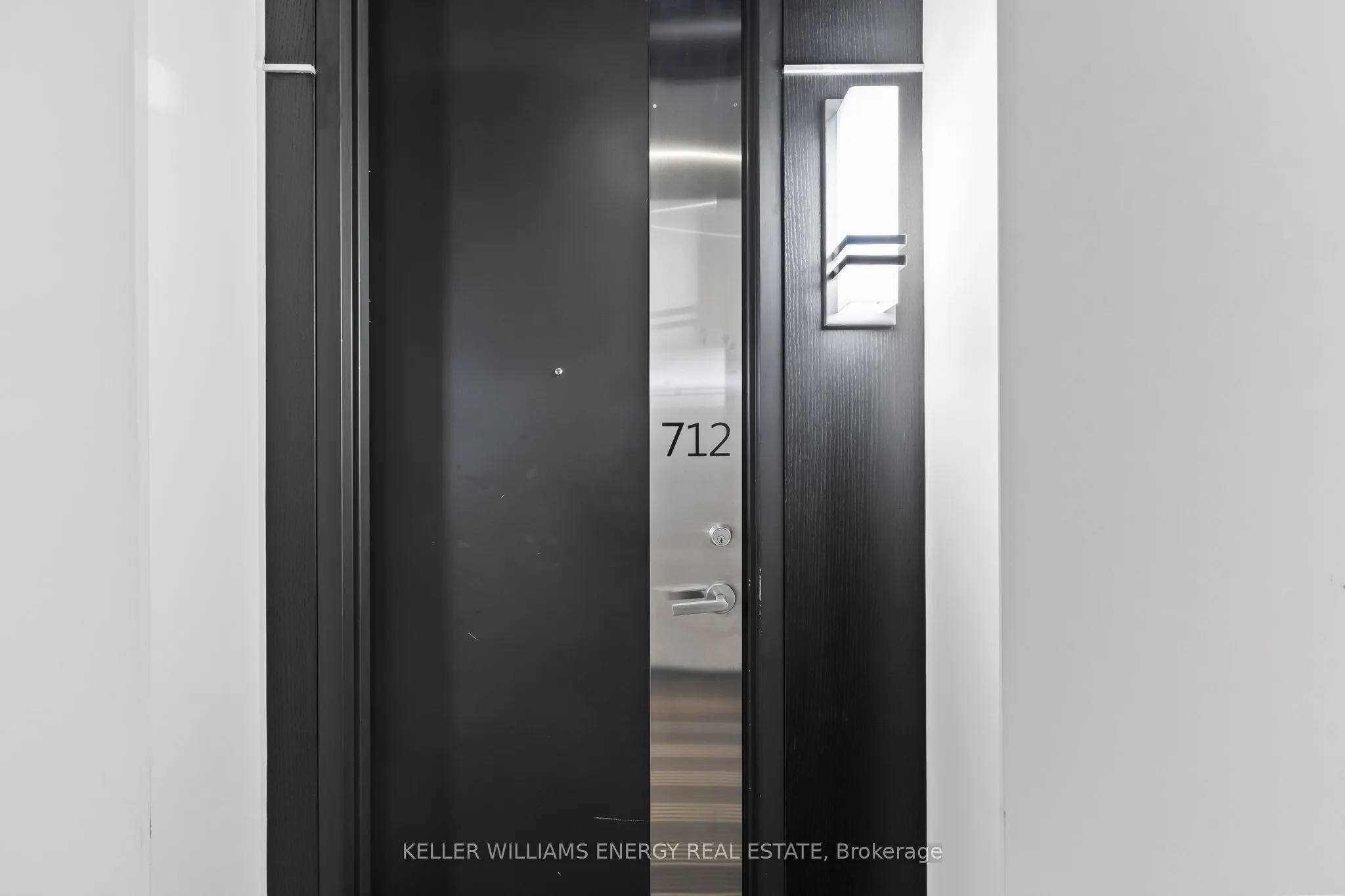 188 Eglinton Avenue E, #712