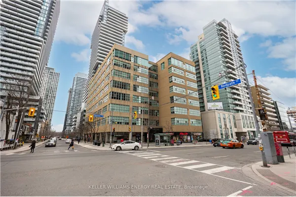 188 Eglinton Avenue E, #712