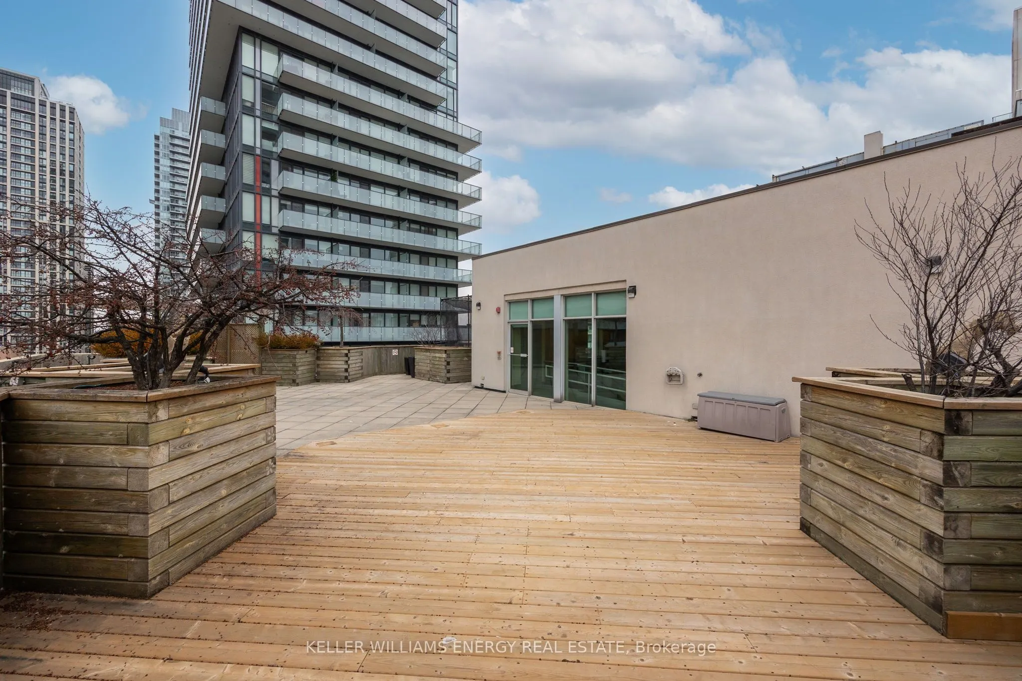 188 Eglinton Avenue E, #712