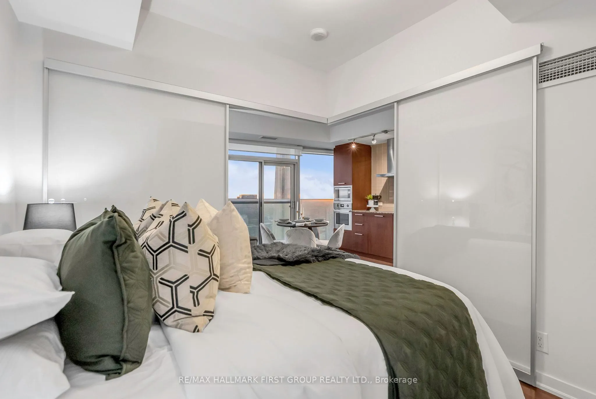 12 York Street, #5306