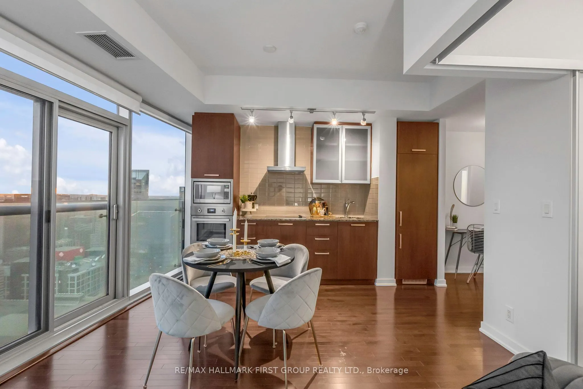 12 York Street, #5306