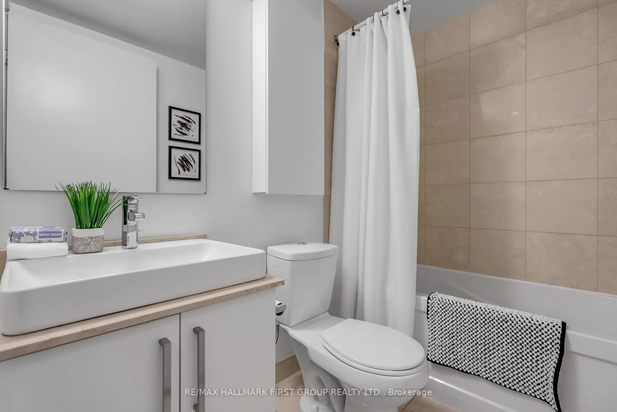 12 York Street, #5306
