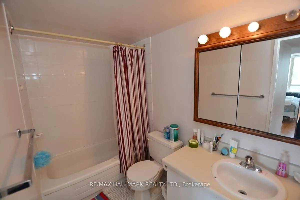 633 Bay Street, #2215