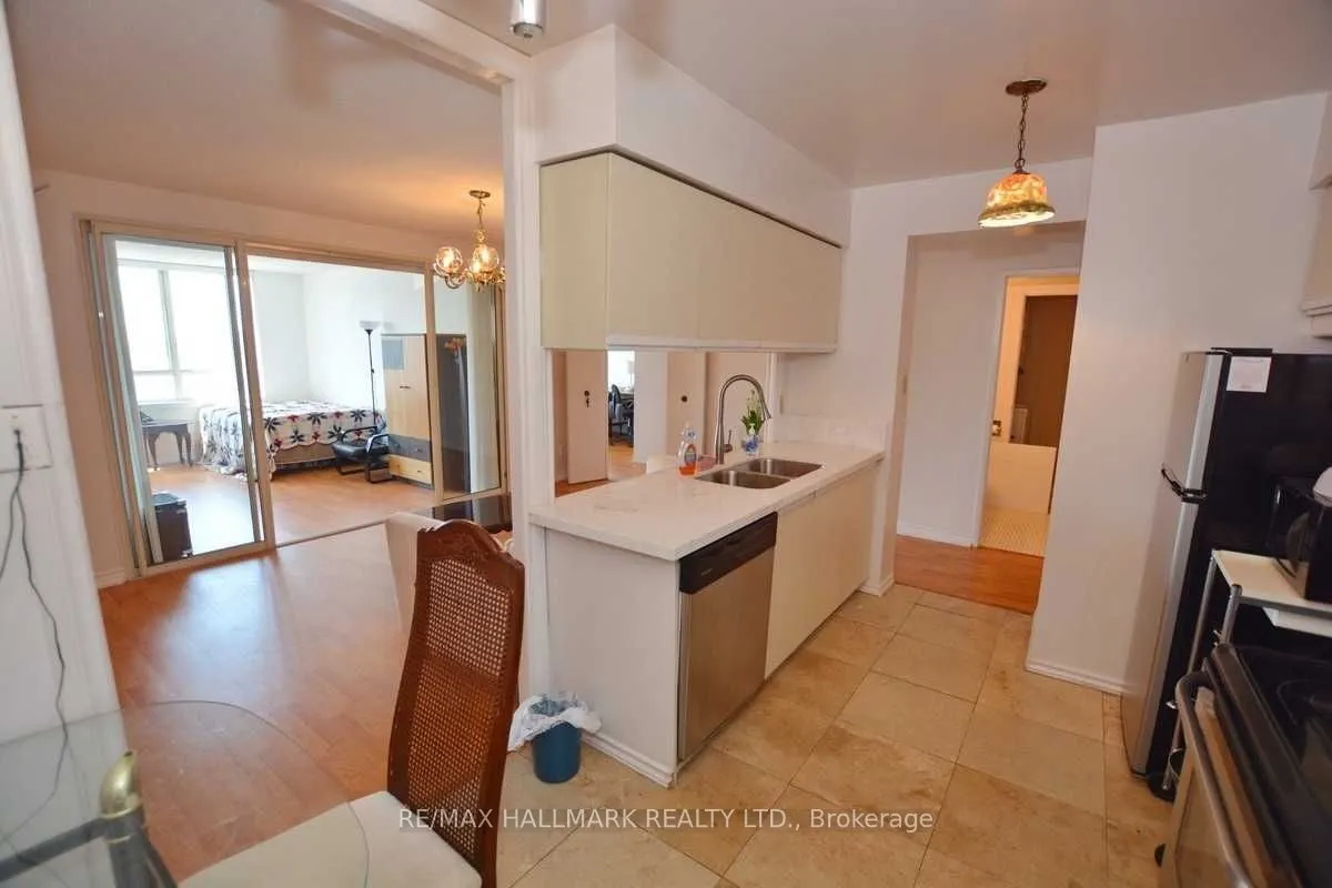 633 Bay Street, #2215