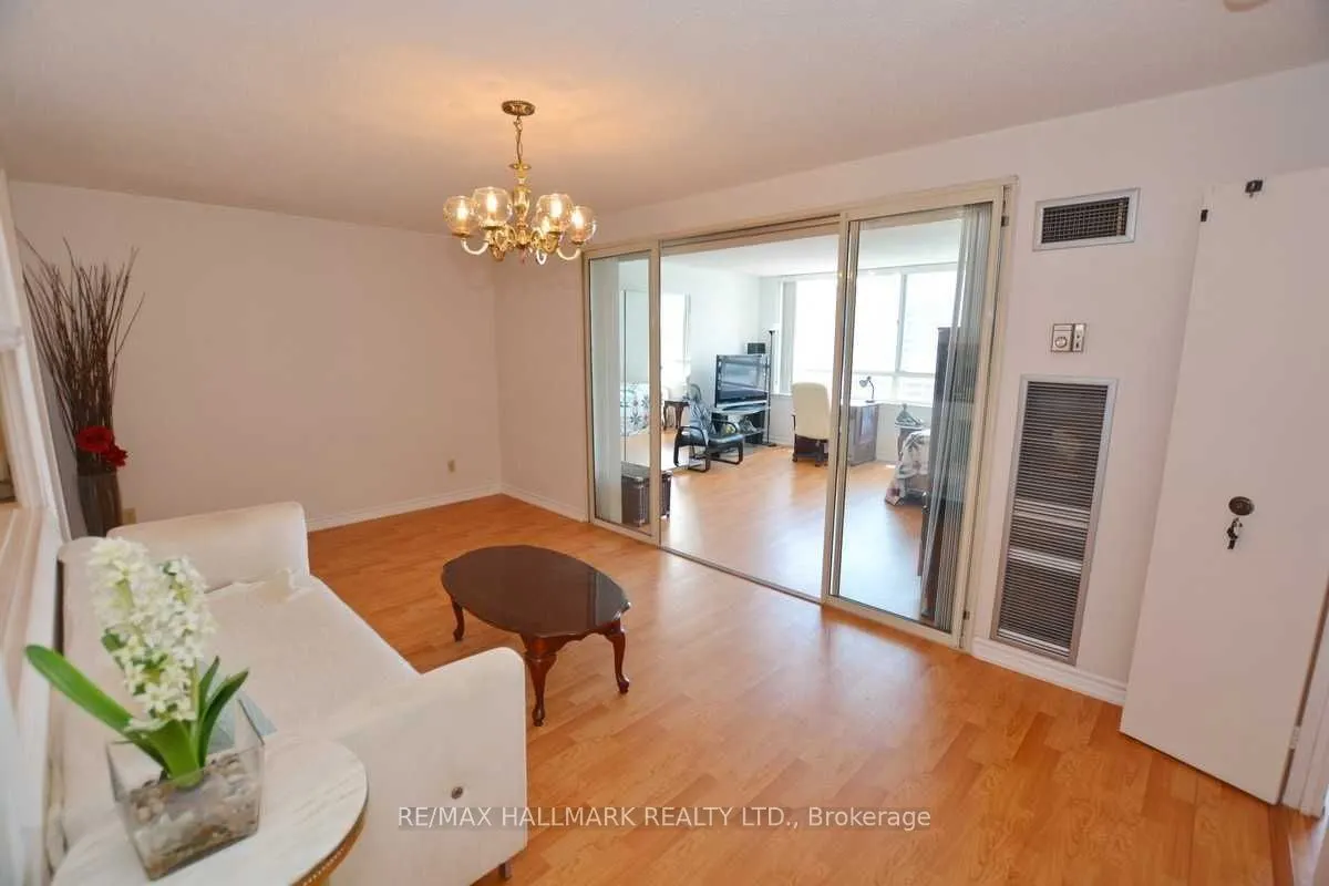 633 Bay Street, #2215