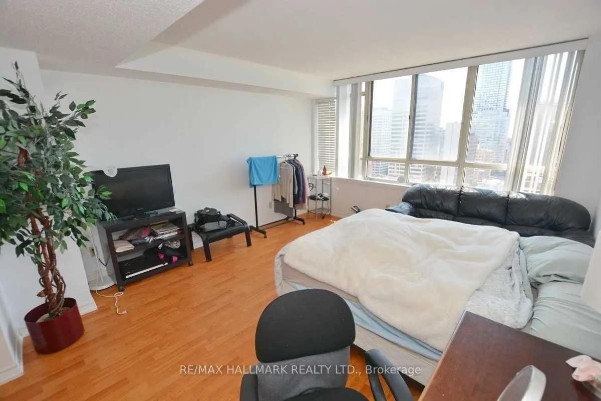 633 Bay Street, #2215