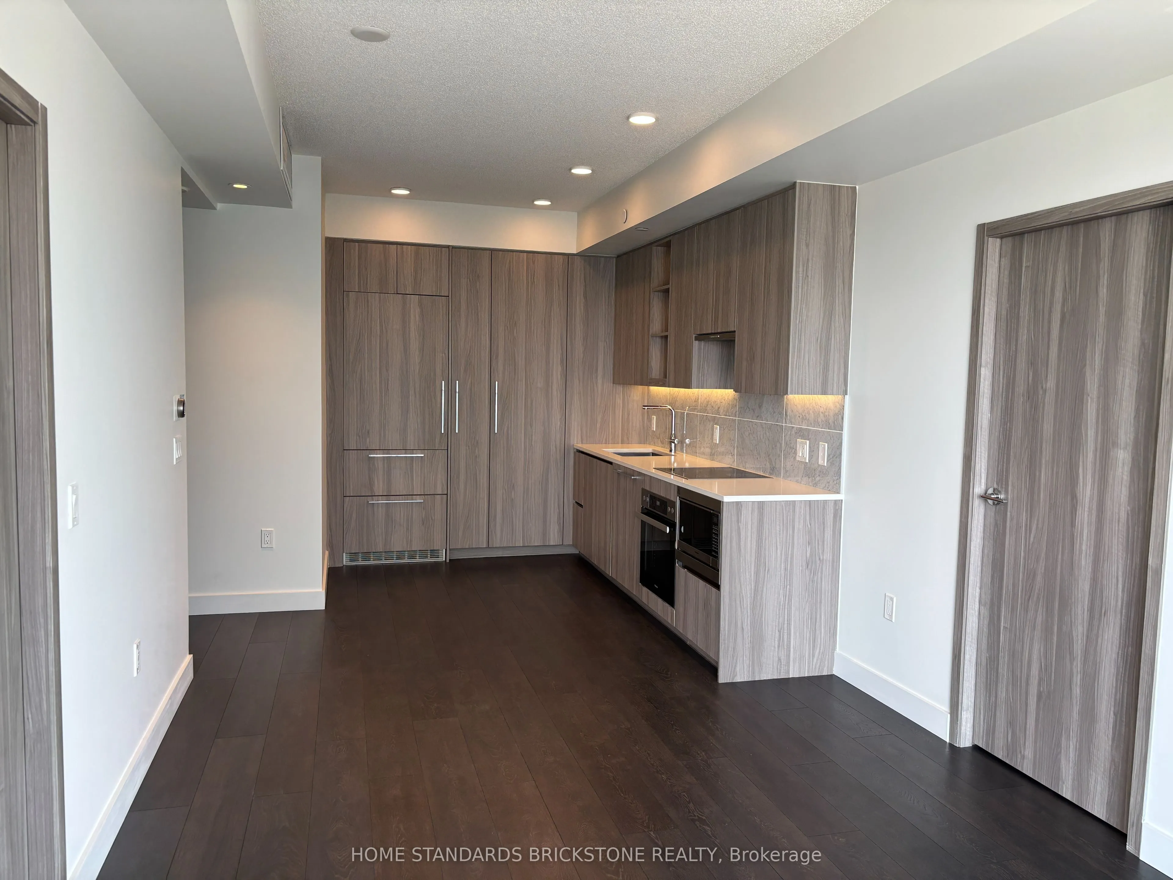 85 Mcmahon Drive, #2112