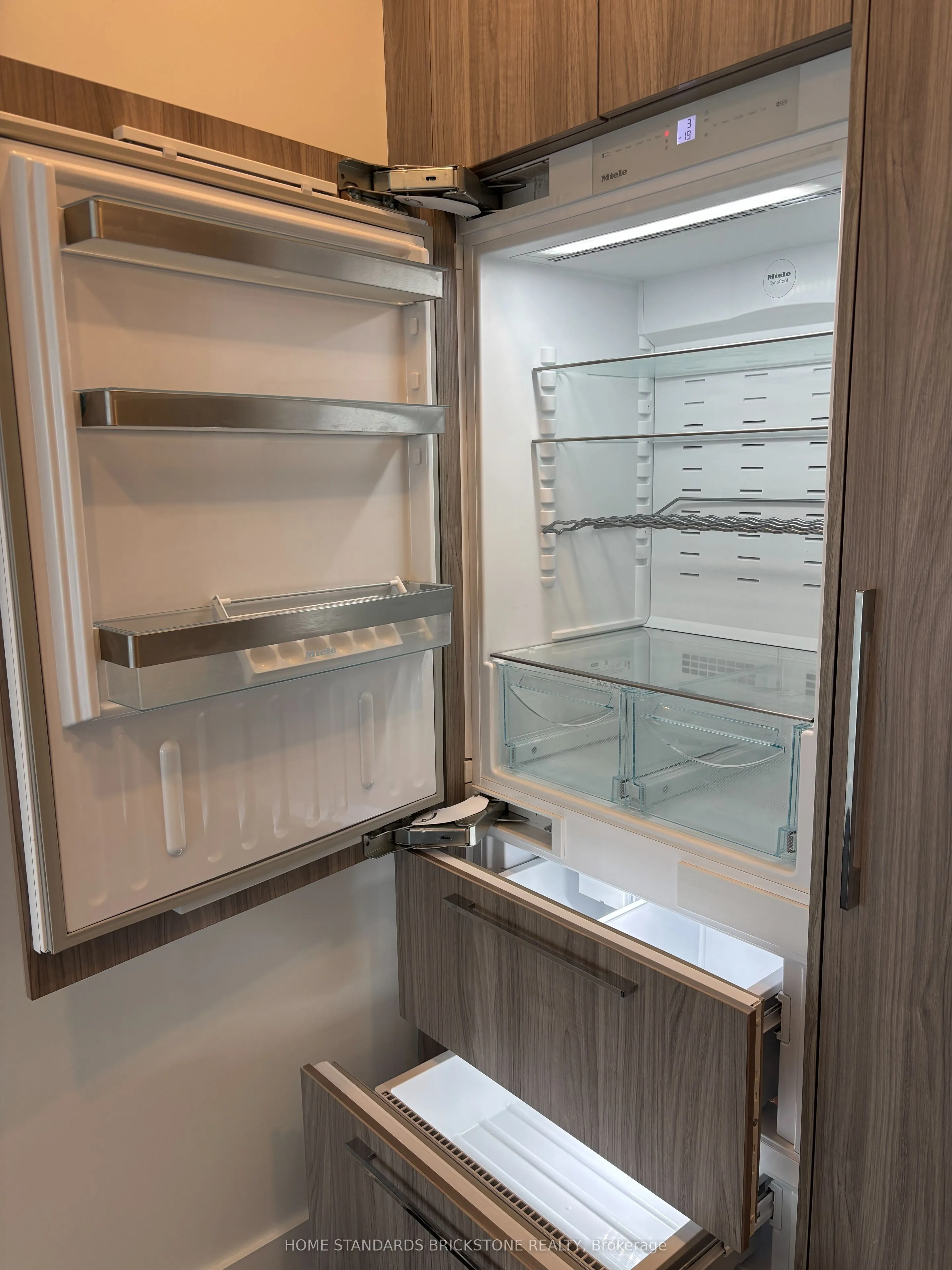 85 Mcmahon Drive, #2112