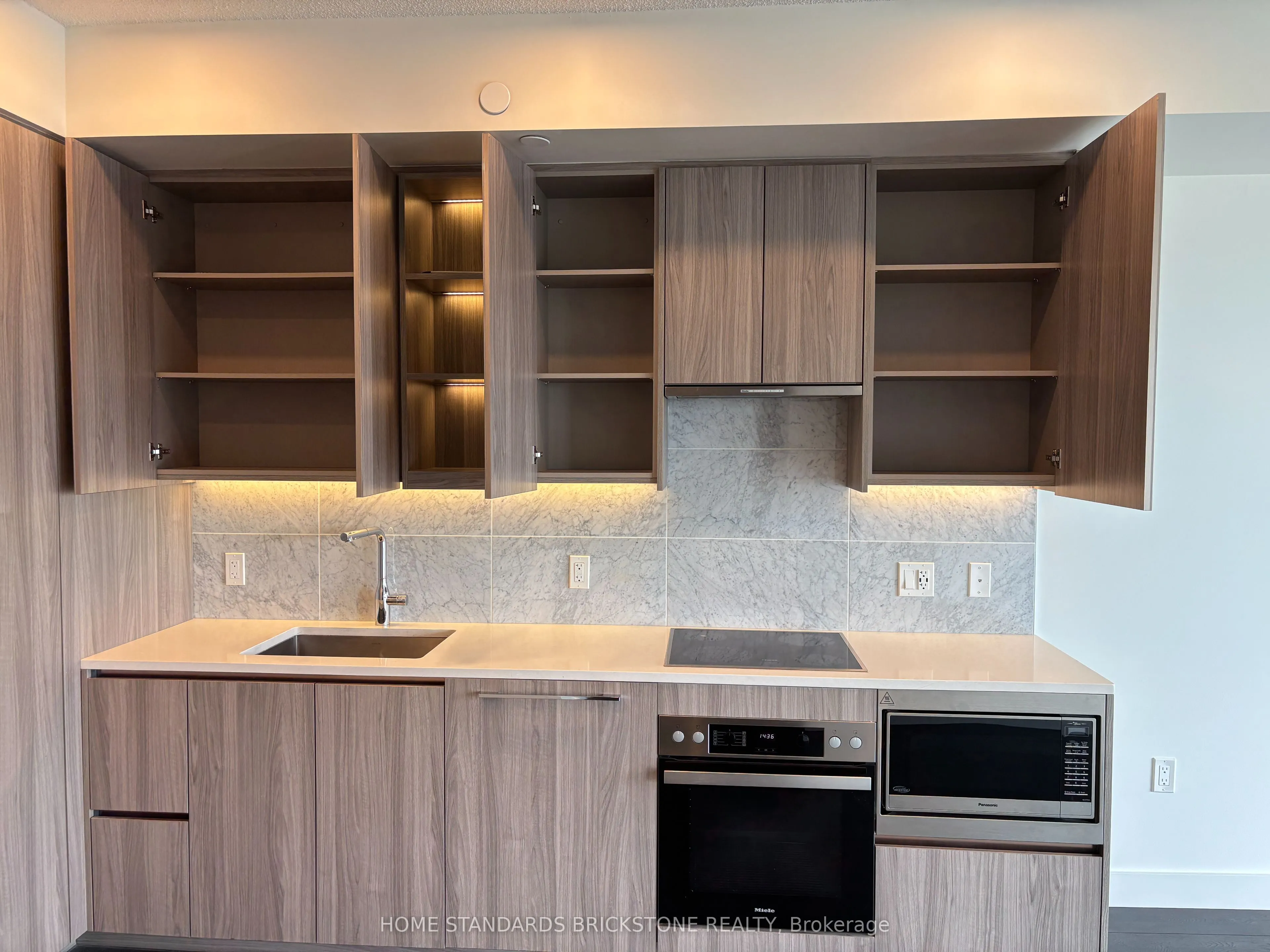 85 Mcmahon Drive, #2112