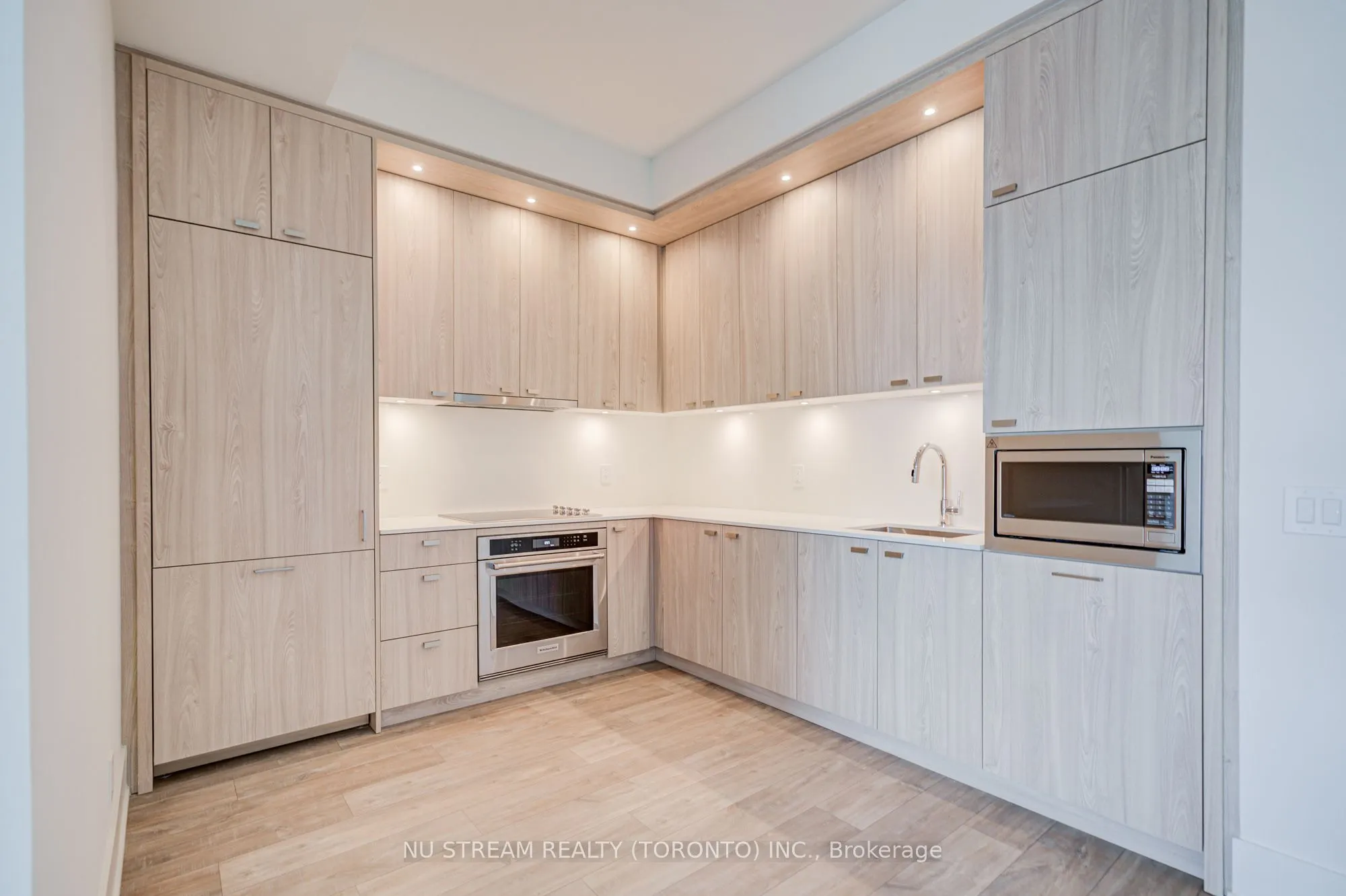 115 Denison Avenue, #406